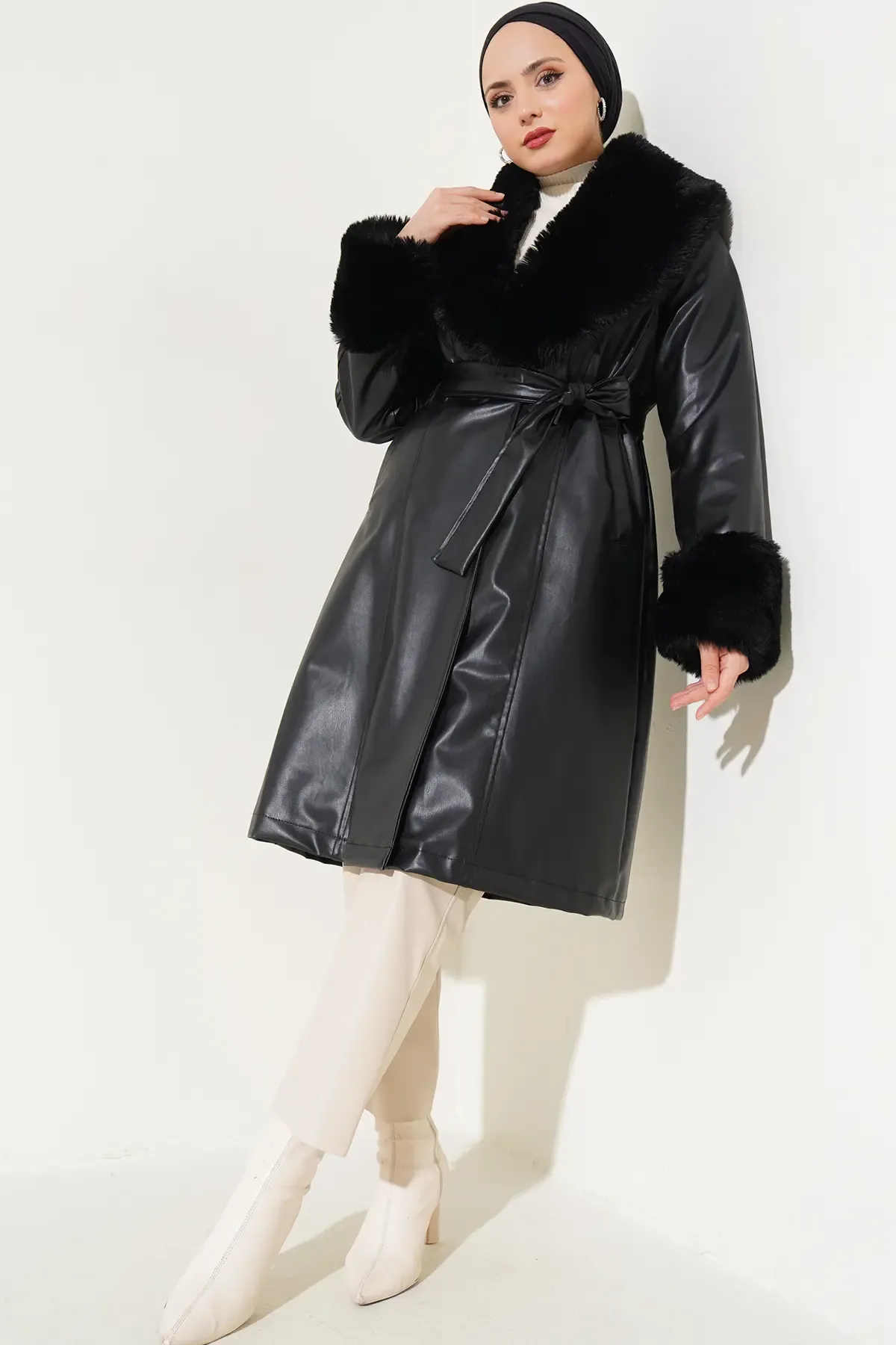 1026 Yaka Kürklü Kemerli Suni Deri Mont