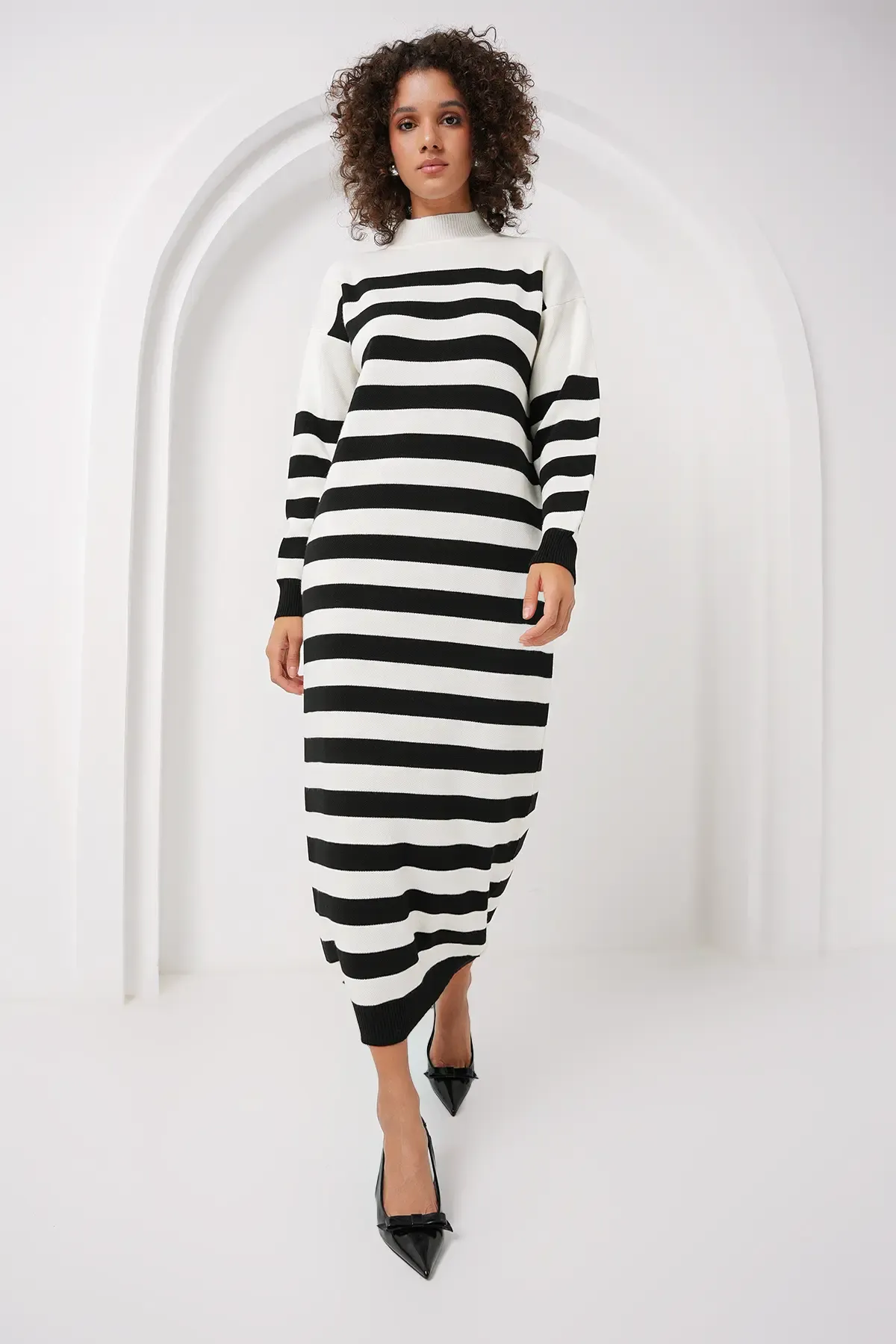 15898 Çizgili Uzun Triko Elbise - B.Beyaz