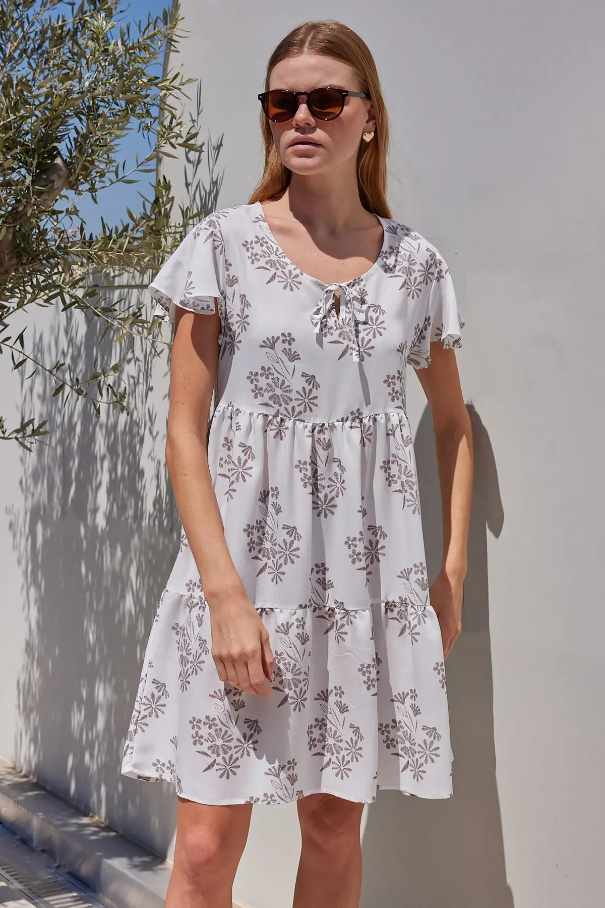 2352 V Yaka Kısa Elbise - B.Kahverengi