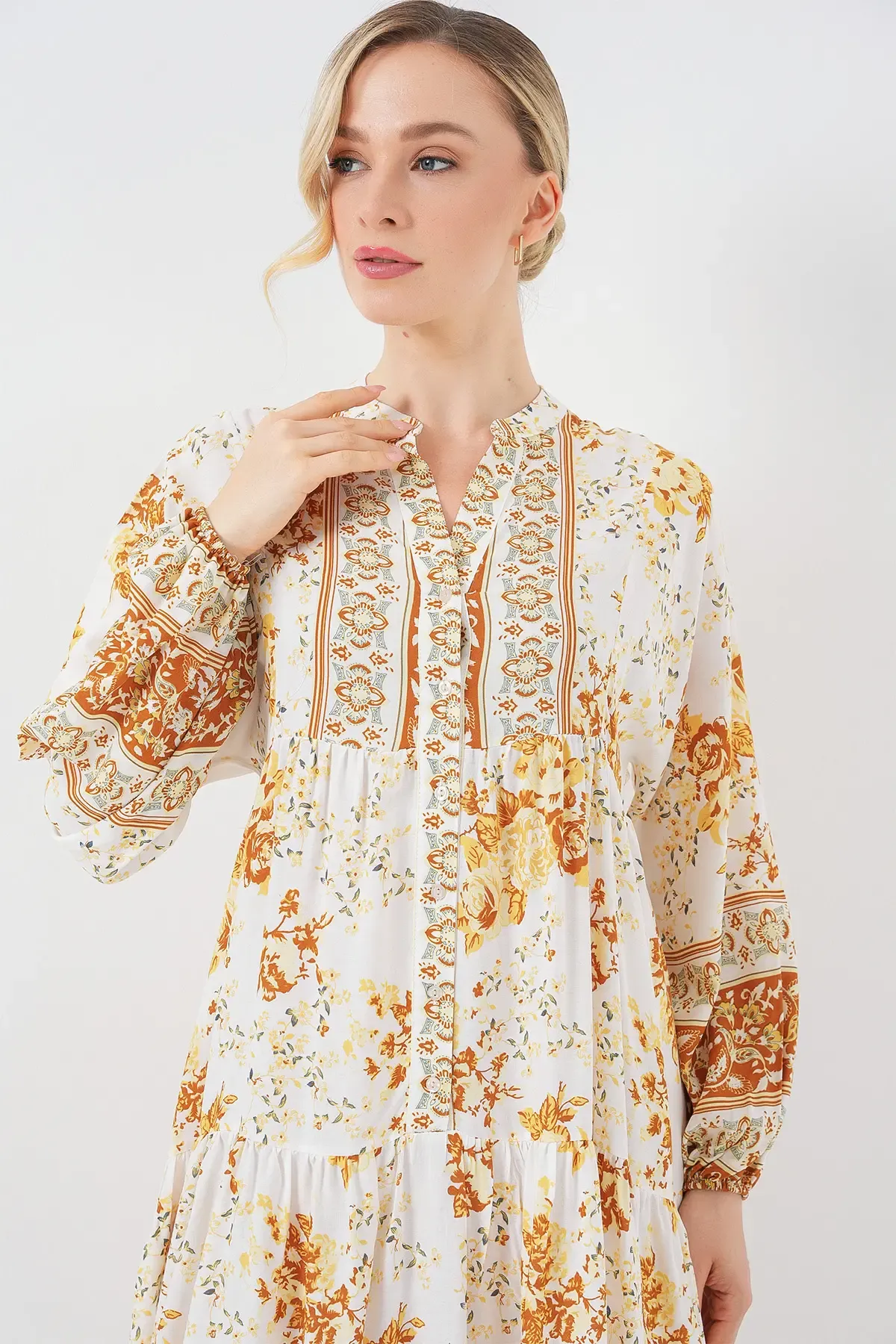 2423 Otantik Desenli Hardal Elbise