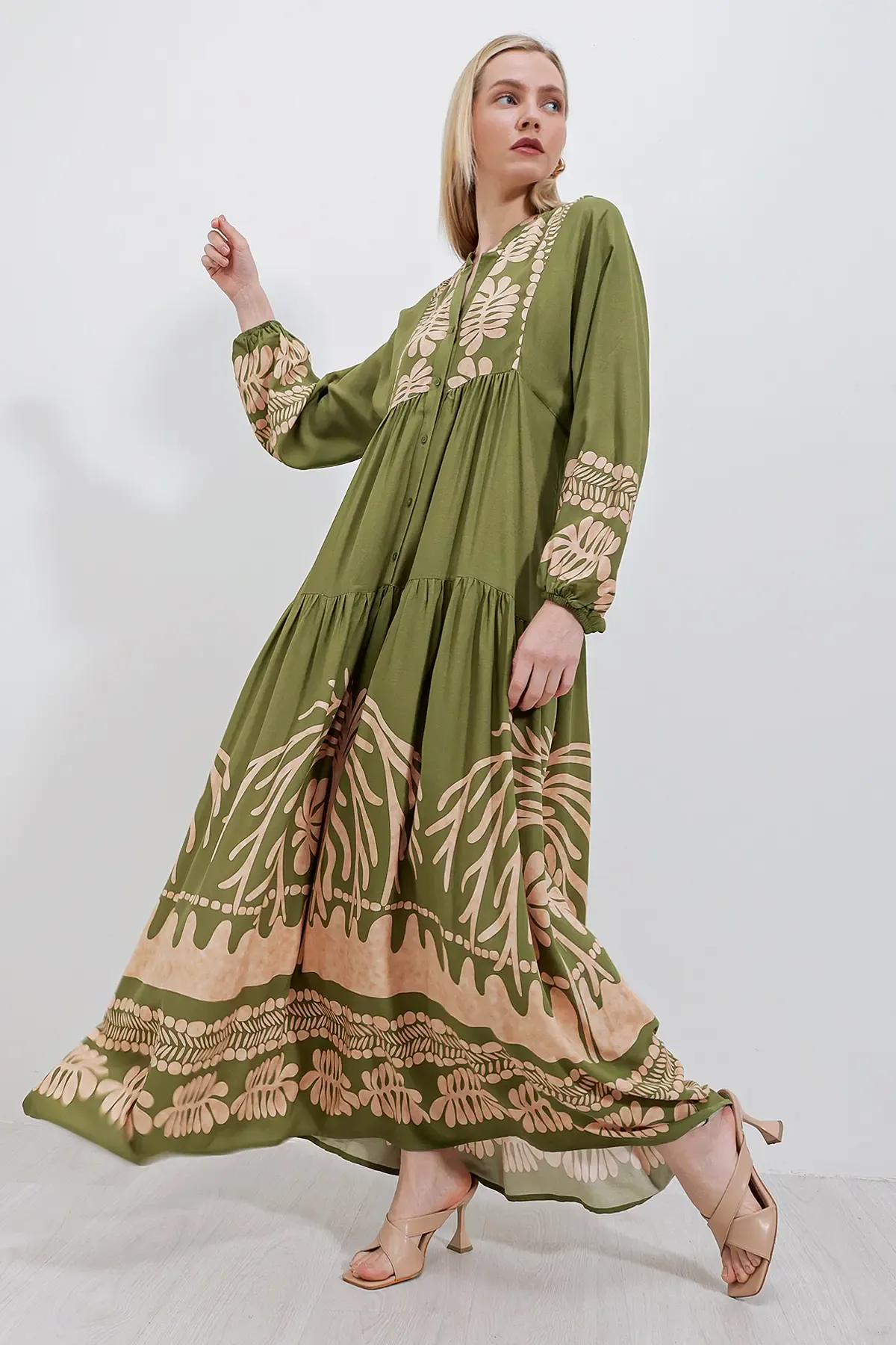 2423 Otantik Desenli Tesettür Elbise - Haki