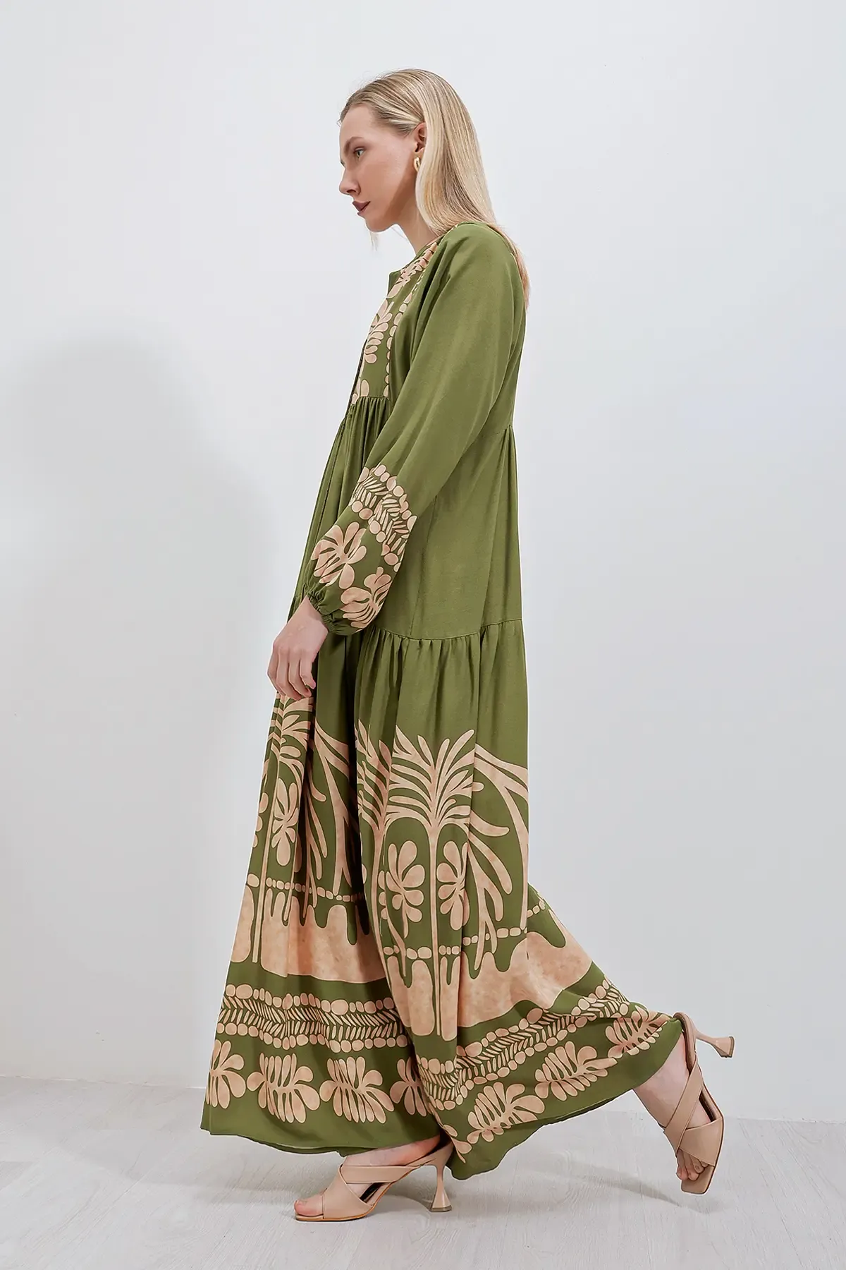 2423 Otantik Desenli Tesettür Elbise - Haki