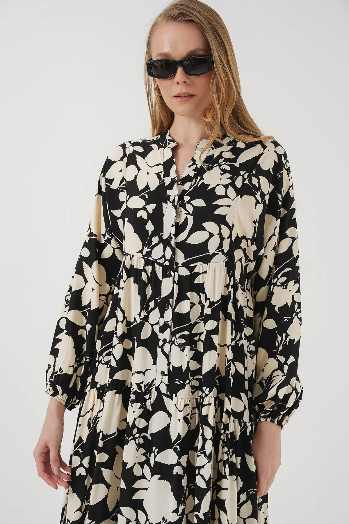 2423 Otantik Desenli Tesettür Elbise - Siyah - Beyaz1