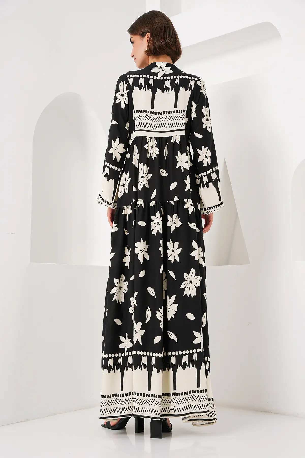 2423 Otantik Desenli Tesettür Elbise - Siyah2