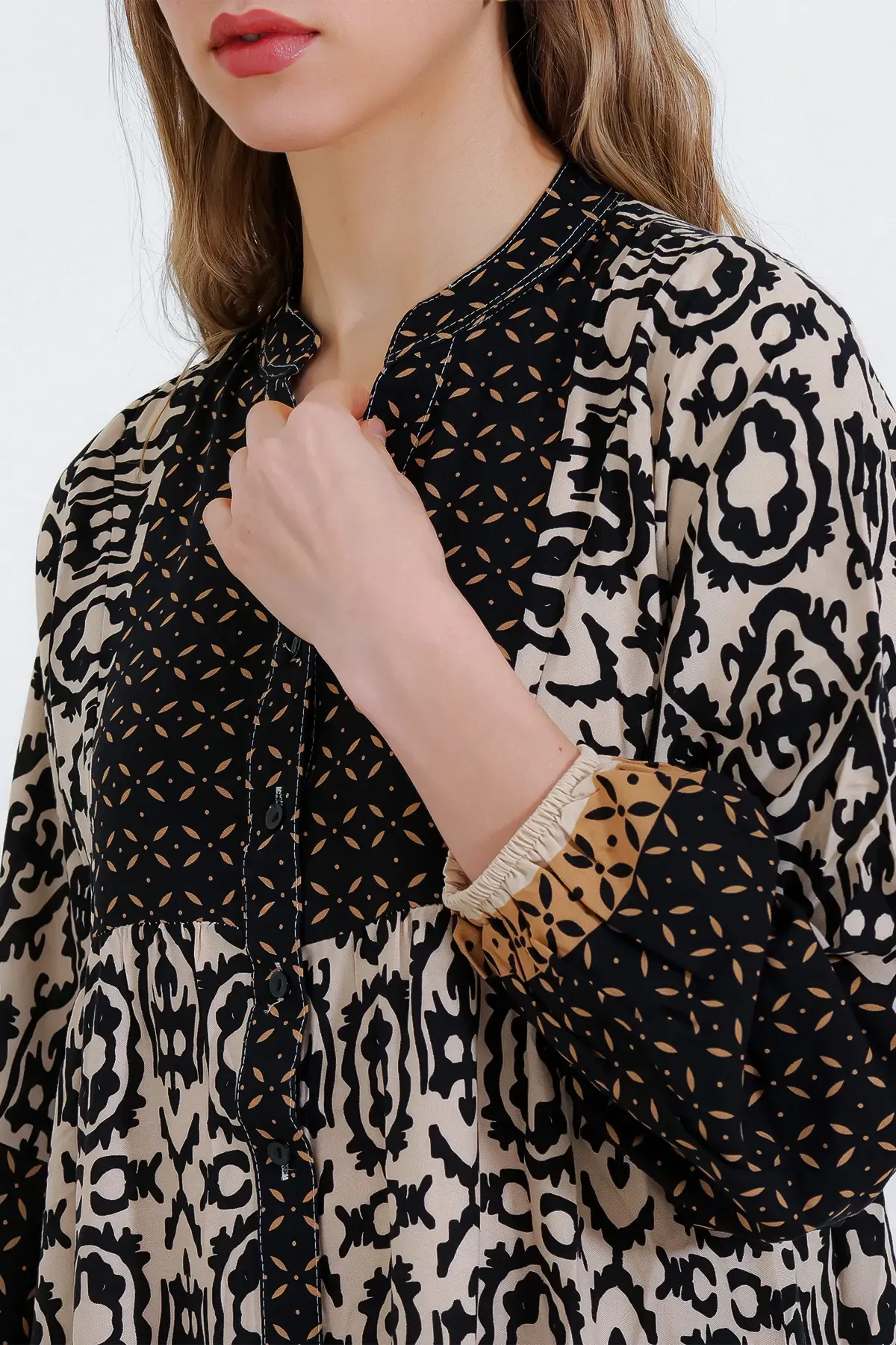 2423 Otantik Desenli Tesettür Elbise - Siyah4