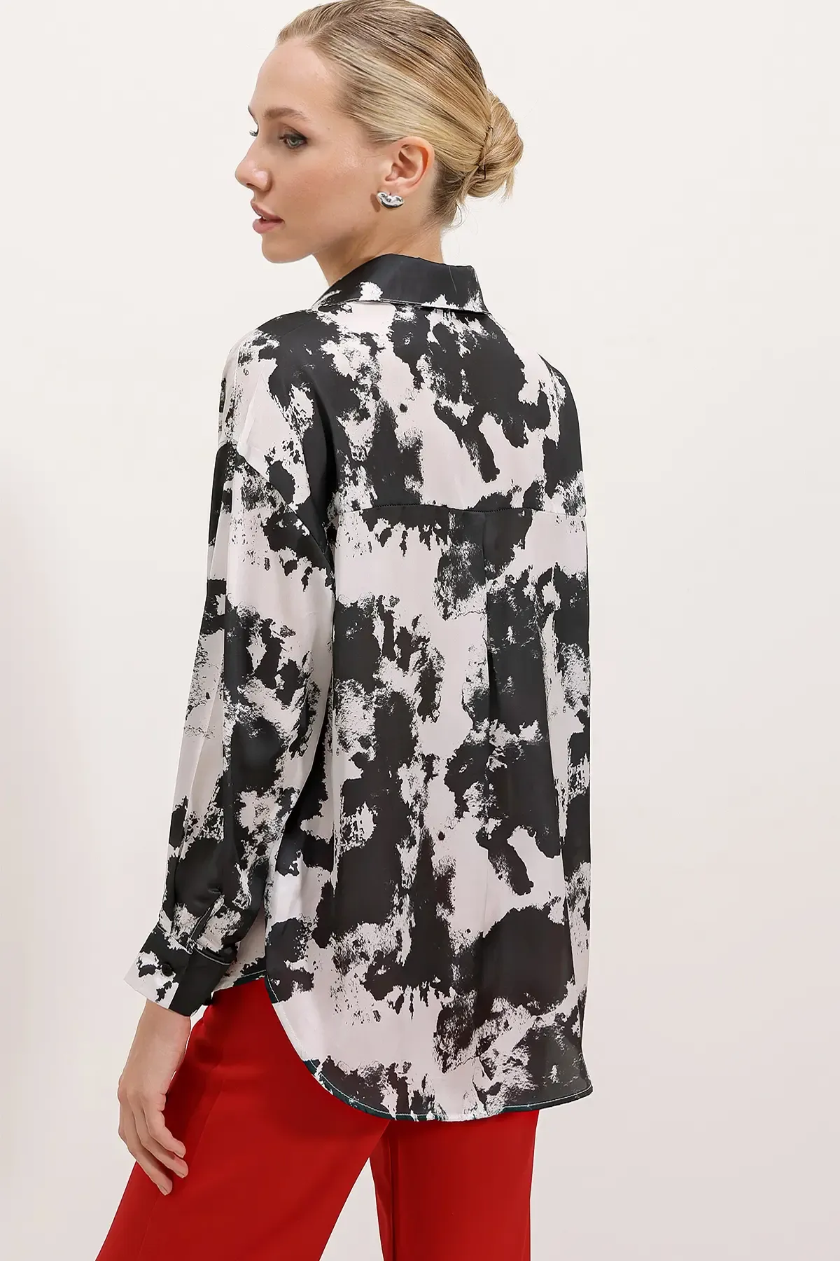 3964 Hafif Dökümlü Saten Gömlek - L. Siyah