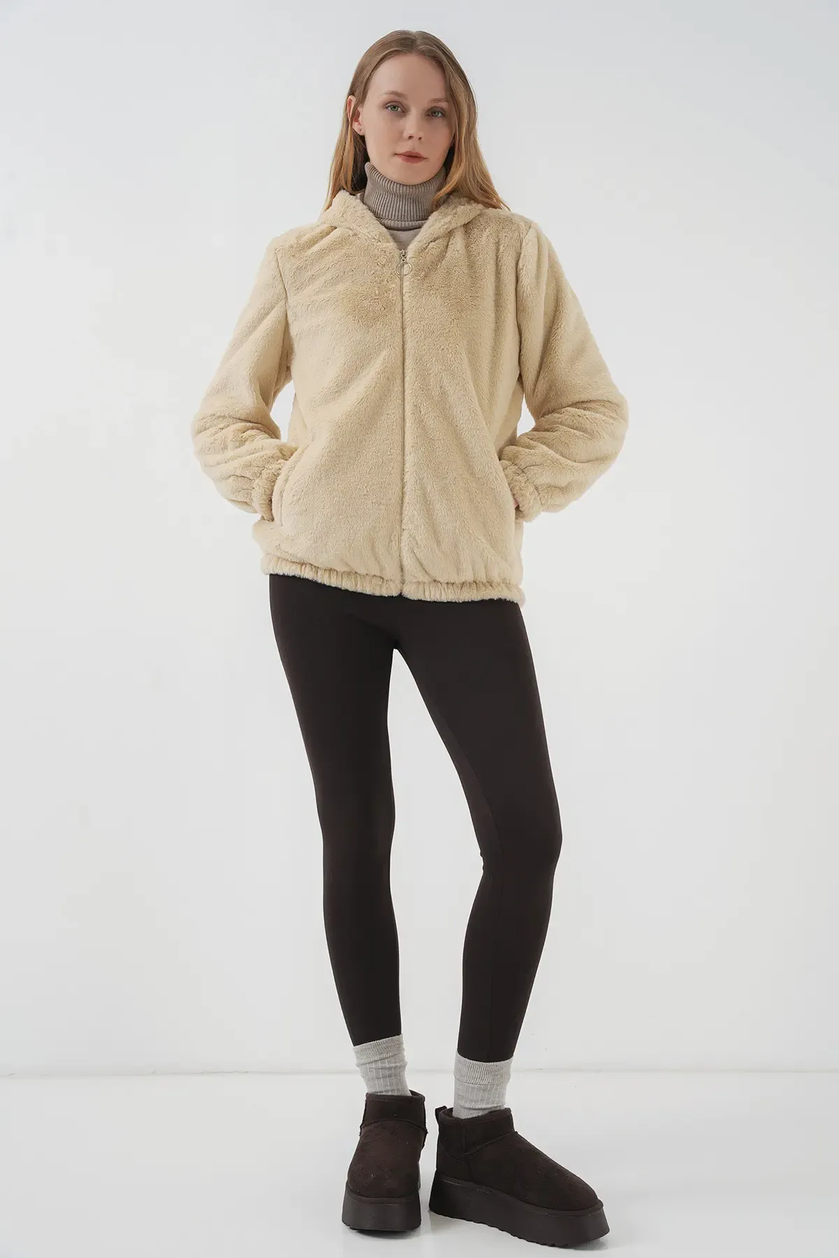 5091 Kapşonlu Kürklü İçi Astarlı Mont - Bisküvi