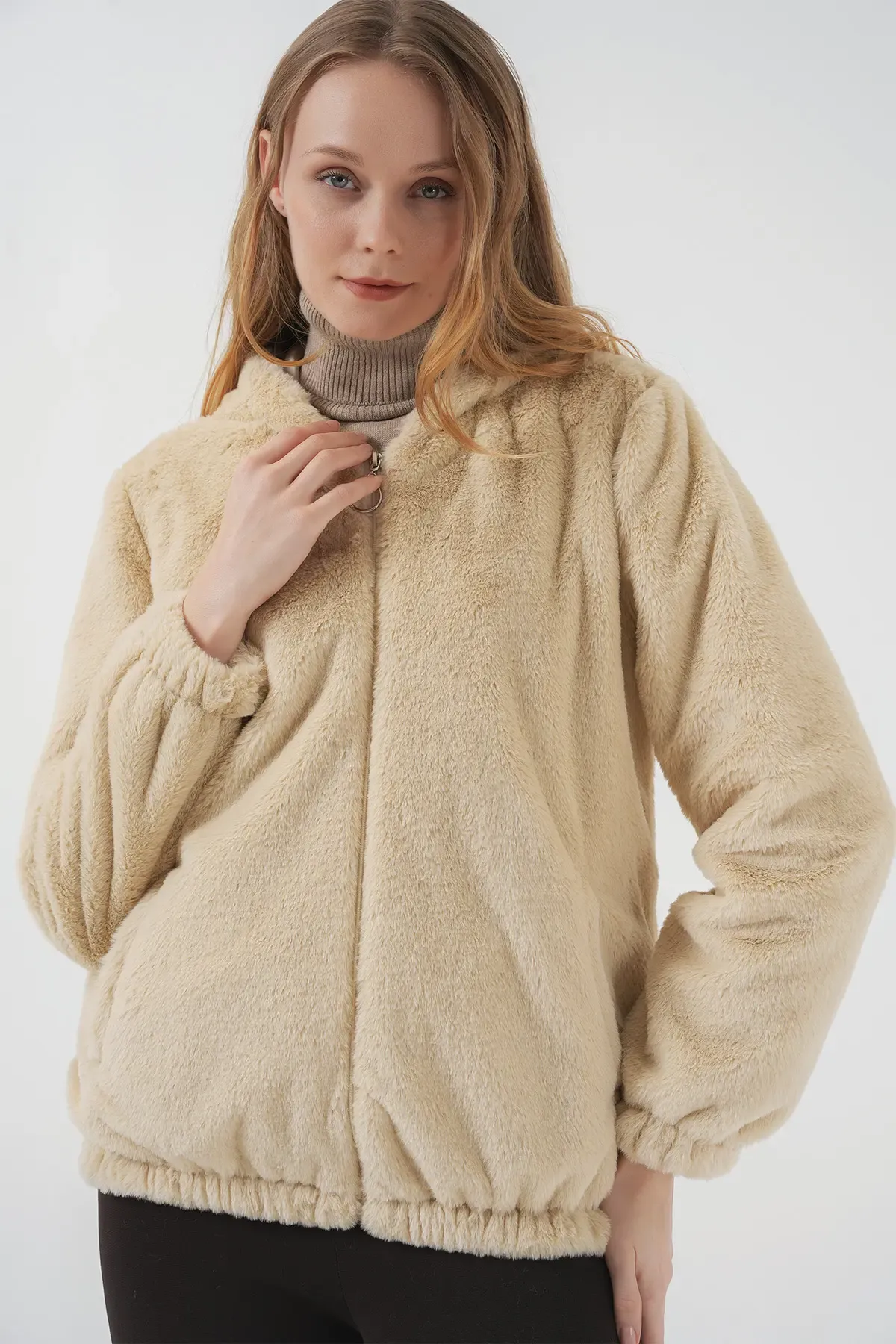 5091 Kapşonlu Kürklü İçi Astarlı Mont - Bisküvi