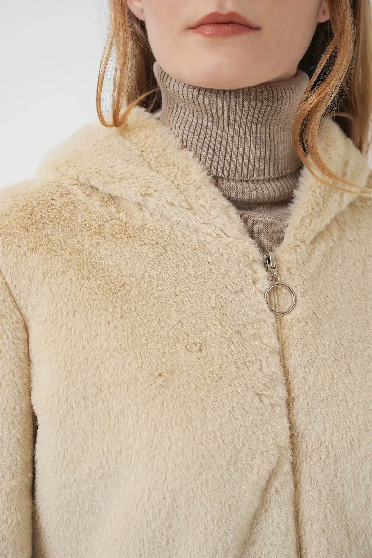 5091 Kapşonlu Kürklü İçi Astarlı Mont - Bisküvi