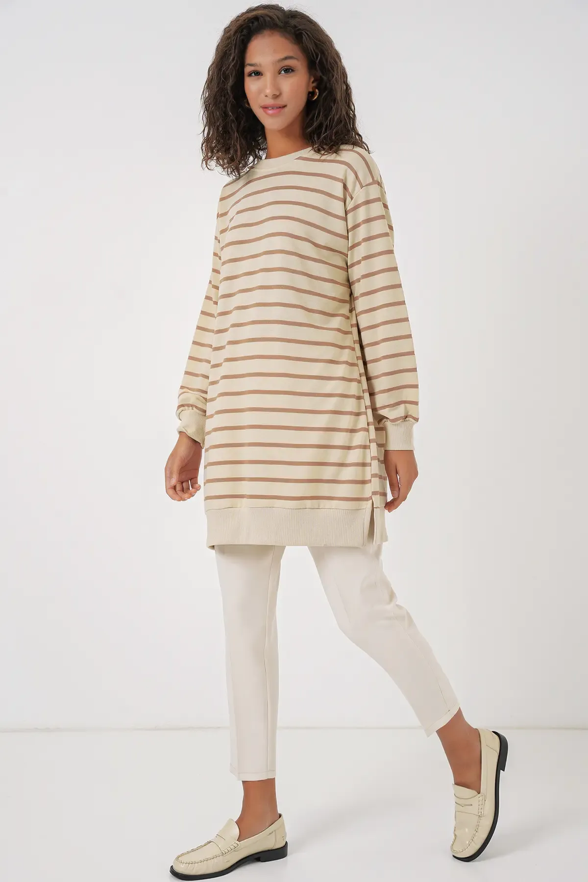 55452 Kadın Bisiklet Yaka Çizgili Tesettür Tunik - Bisküvi