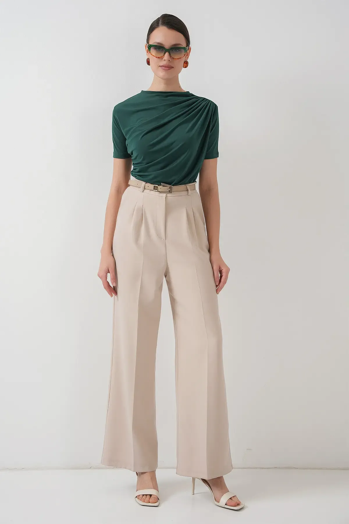 Büzgü Detaylı Kısa Kol Sandy Bluz 945 - Zümrüt Yeşili