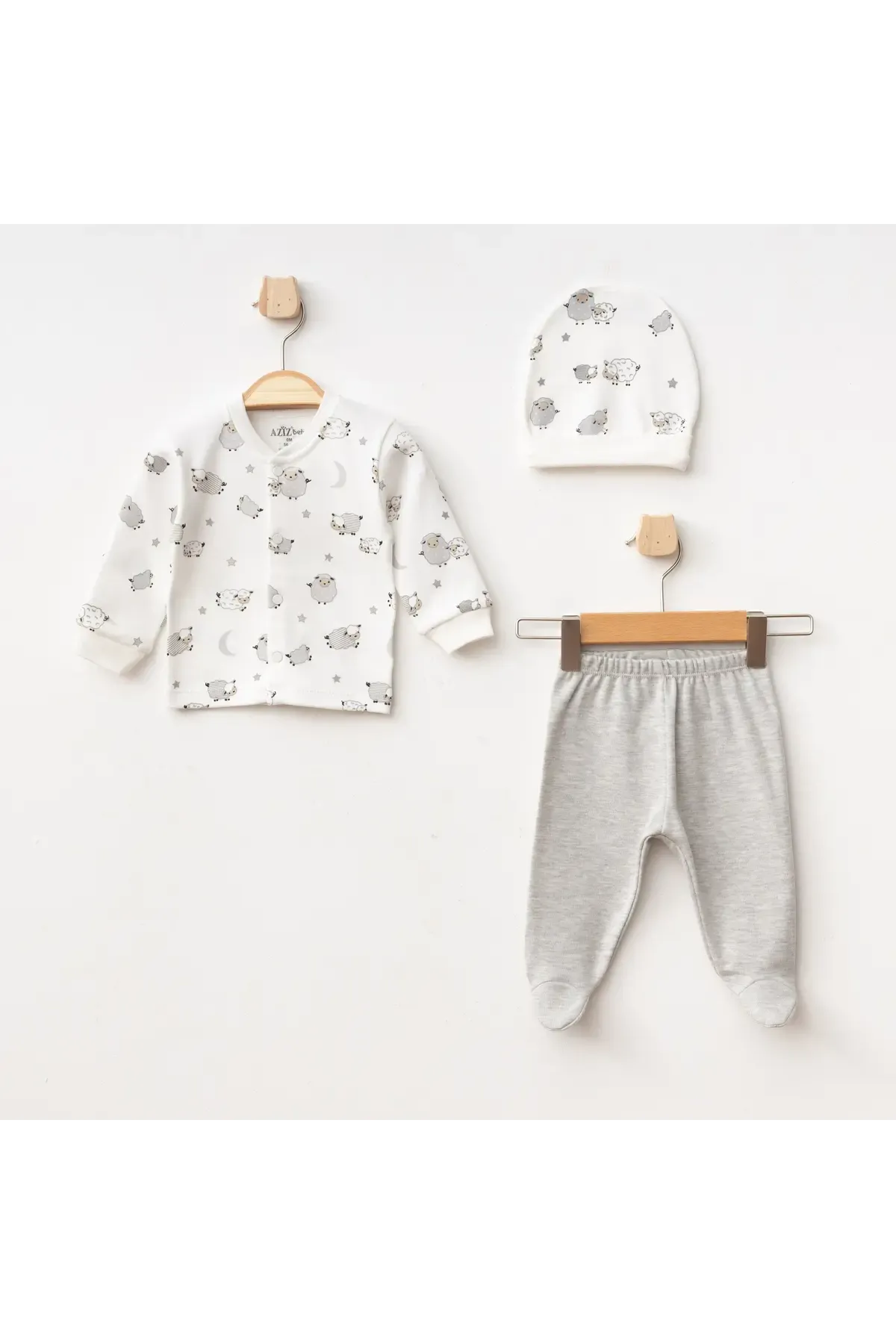 Erkek Bebek Kuzu Desenli Hırka Pantolon Bere 3  lü Alt Üst Bebek Takımı 0 Ay - 6 Ay
