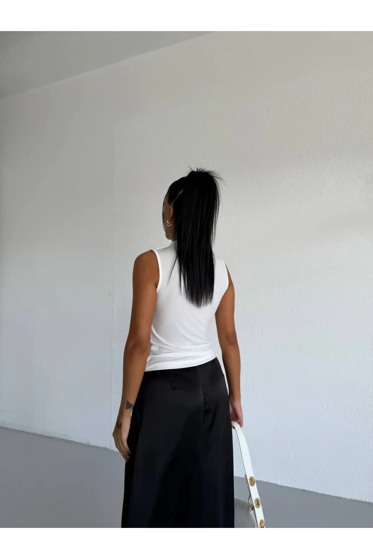 Kadın Beyaz Tül Detay Degaje Yaka Yanlardan Drapeli Sandy Bluz HZL26S-FRY123791