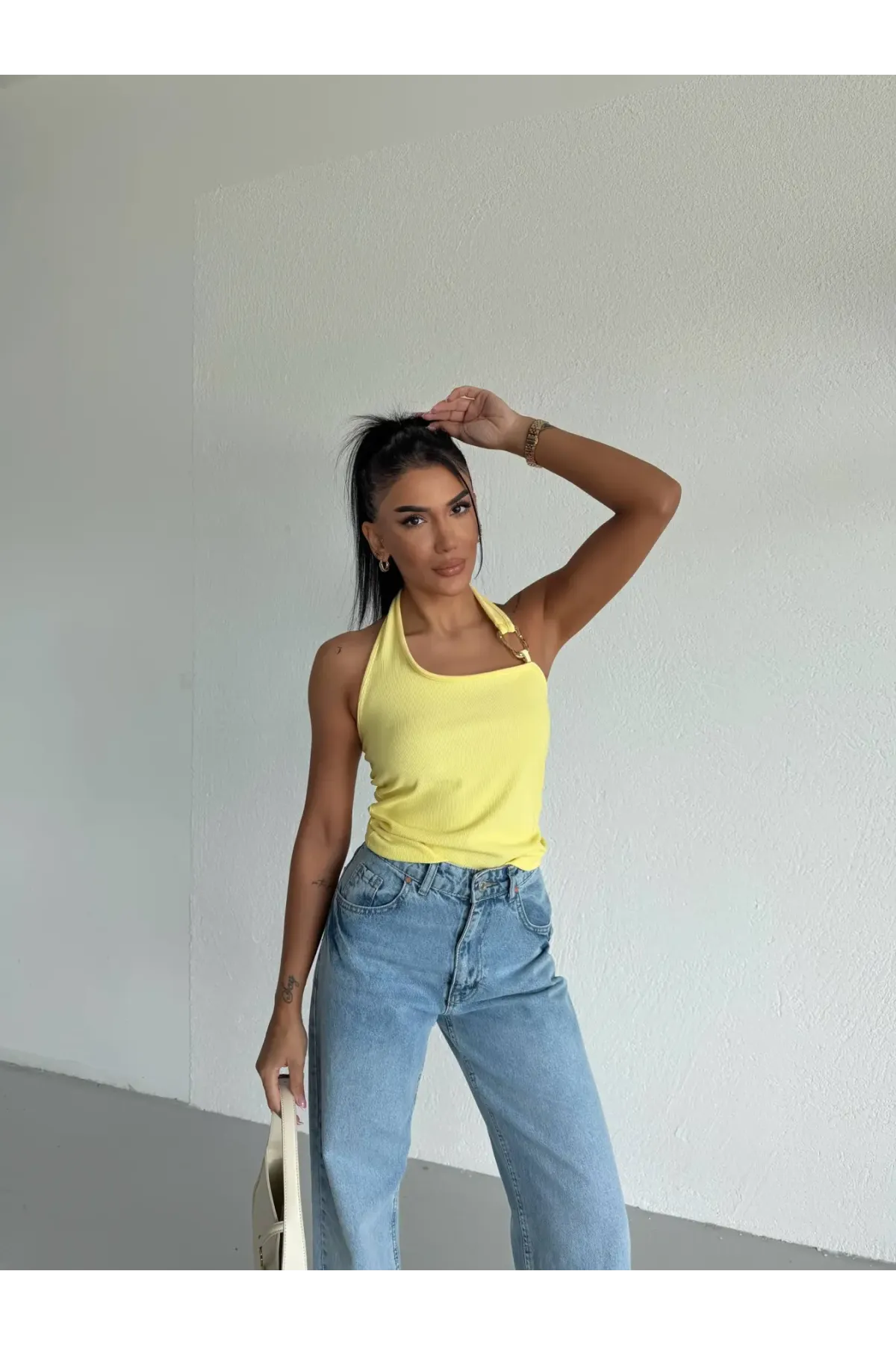Kadın Sarı Ottoman Kumaş Halter Yaka Toka Detay Bluz HZL26W-FRY123321