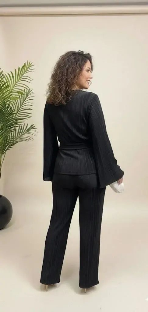 Kadın Siyah Büyük Beden Toka Detaylı Pliseli Alt Üst Abiye Takım HZL26W-PR10101