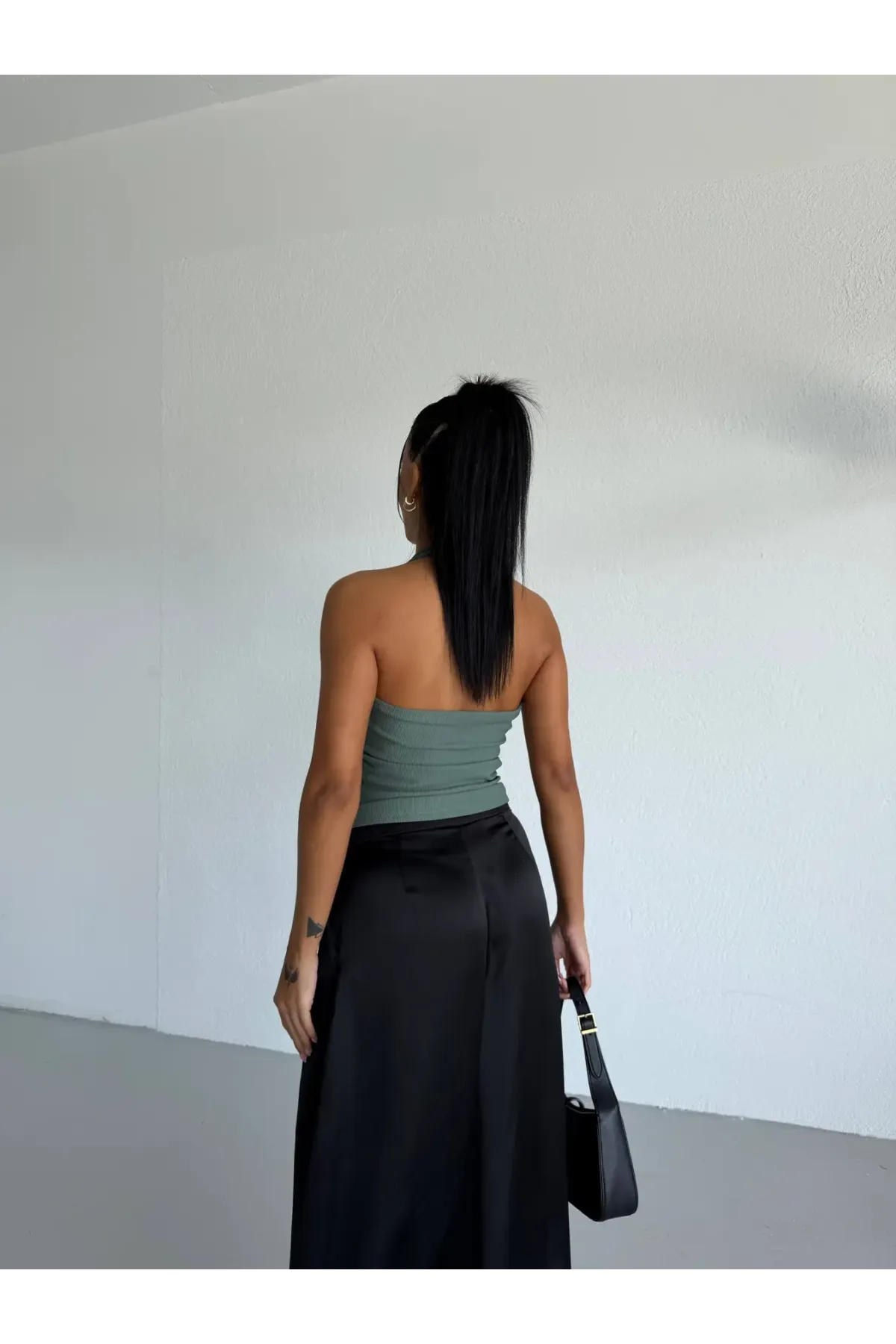 Kadın Yeşil Ottoman Kumaş Halter Yaka Toka Detay Bluz HZL26W-FRY123321