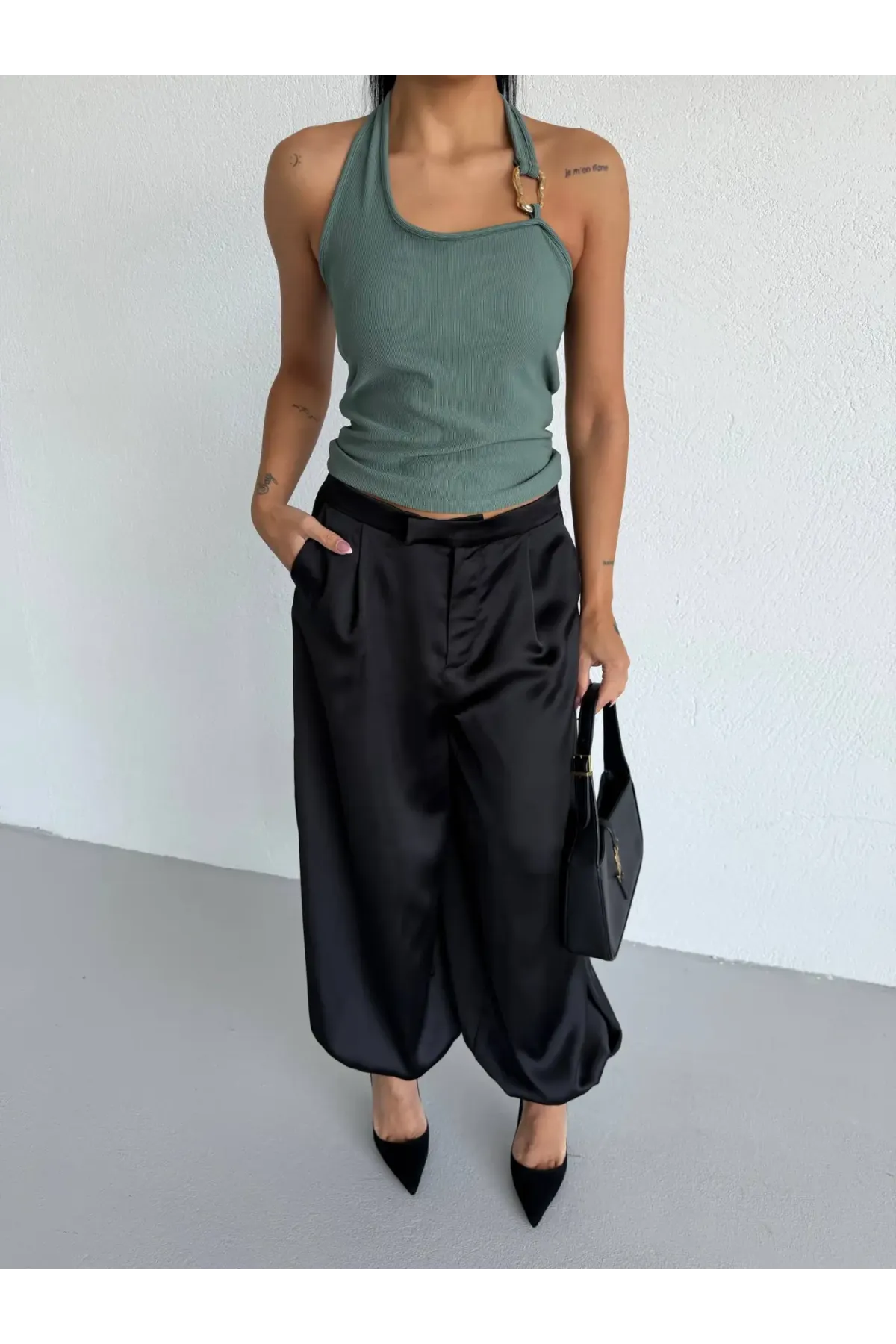 Kadın Yeşil Ottoman Kumaş Halter Yaka Toka Detay Bluz HZL26W-FRY123321