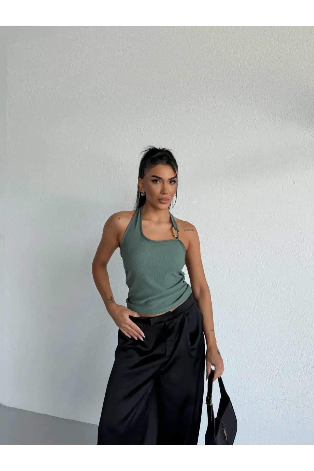 Kadın Yeşil Ottoman Kumaş Halter Yaka Toka Detay Bluz HZL26W-FRY123321