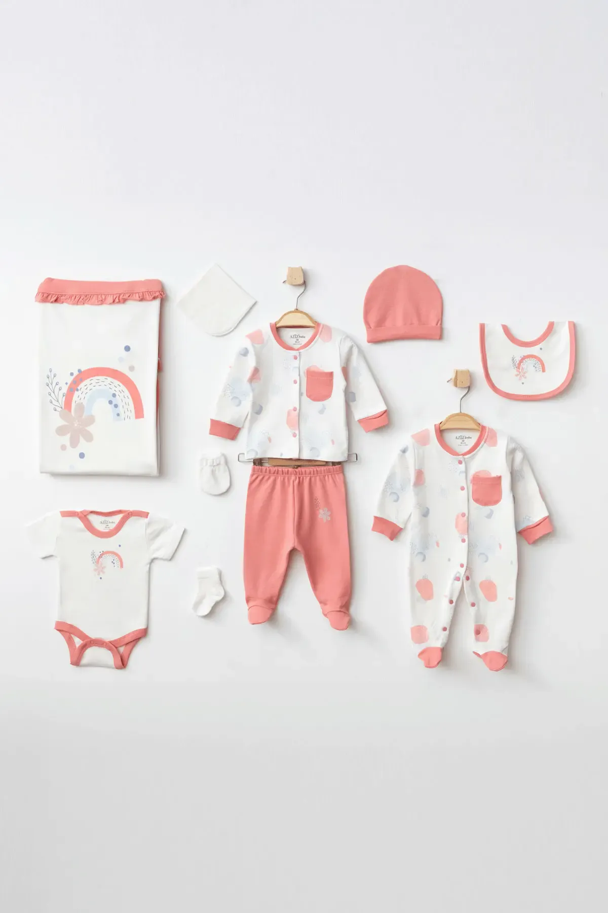 Kız Bebek Çiçek Desenli 10  Lu Hastane Çıkış Seti 0 Ay - 3 Ay