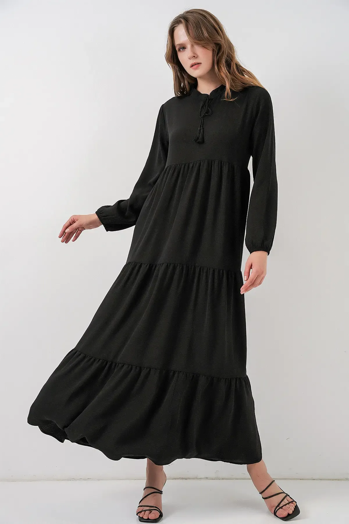 T1627 Yaka Bağcıklı Elbise - Siyah