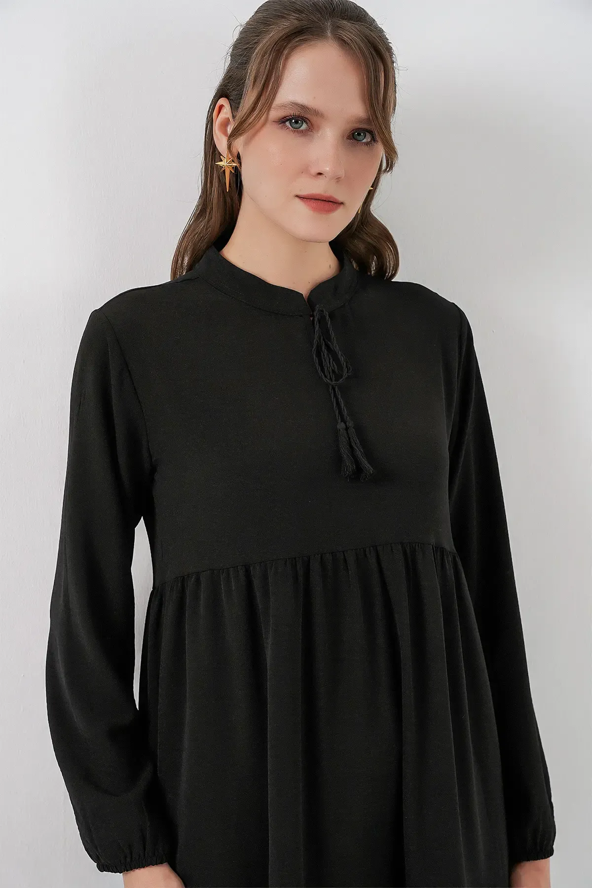 T1627 Yaka Bağcıklı Elbise - Siyah