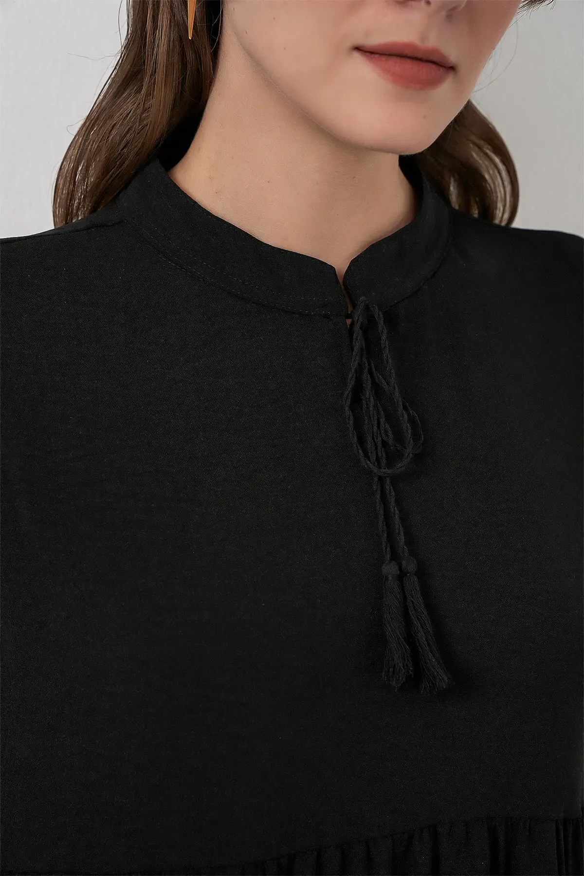 T1627 Yaka Bağcıklı Elbise - Siyah