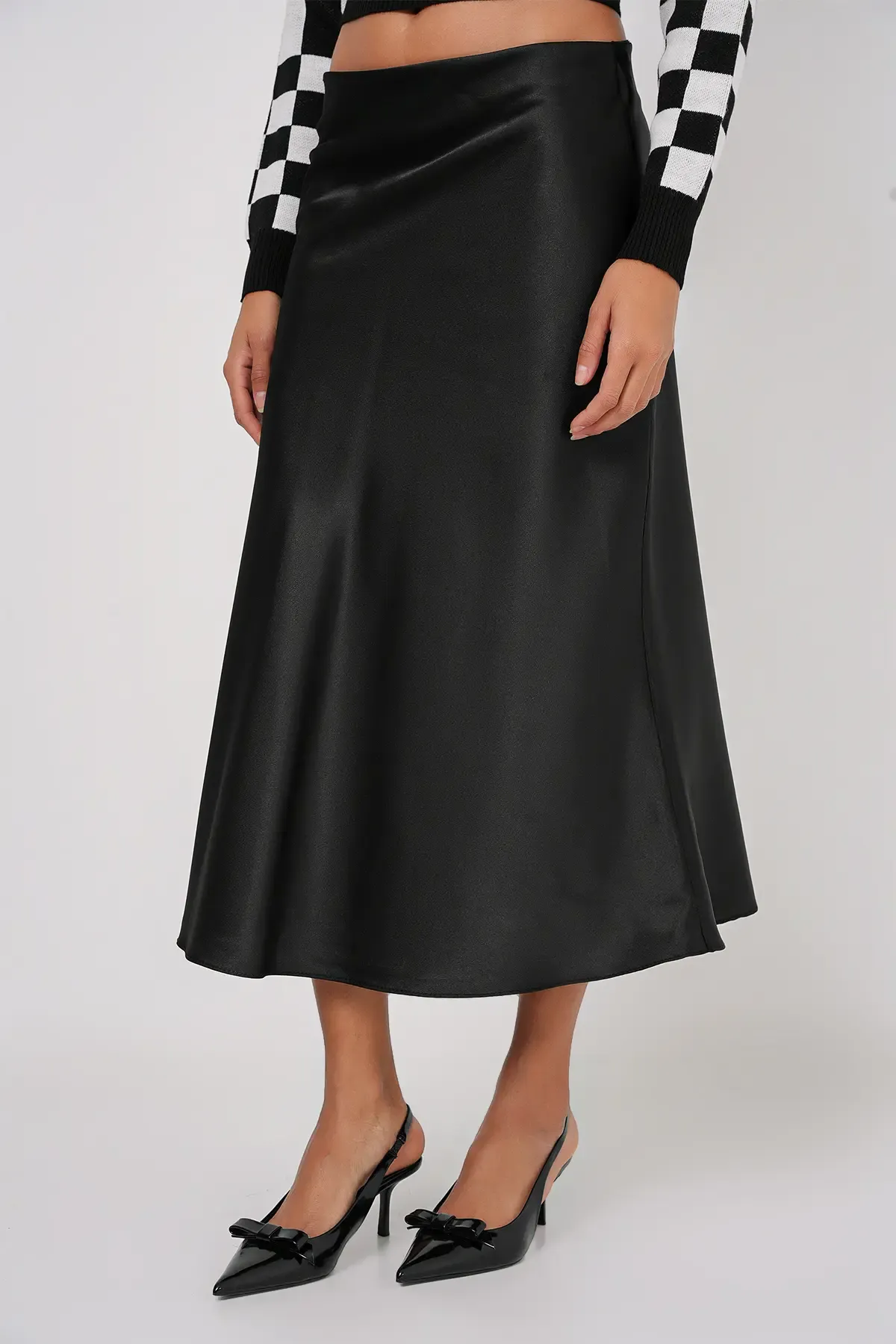 15806 Saten Etek - Siyah