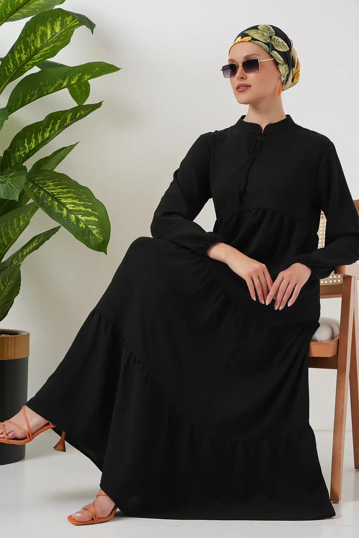 1627 Yaka Bağcıklı Tesettür Elbise - Siyah