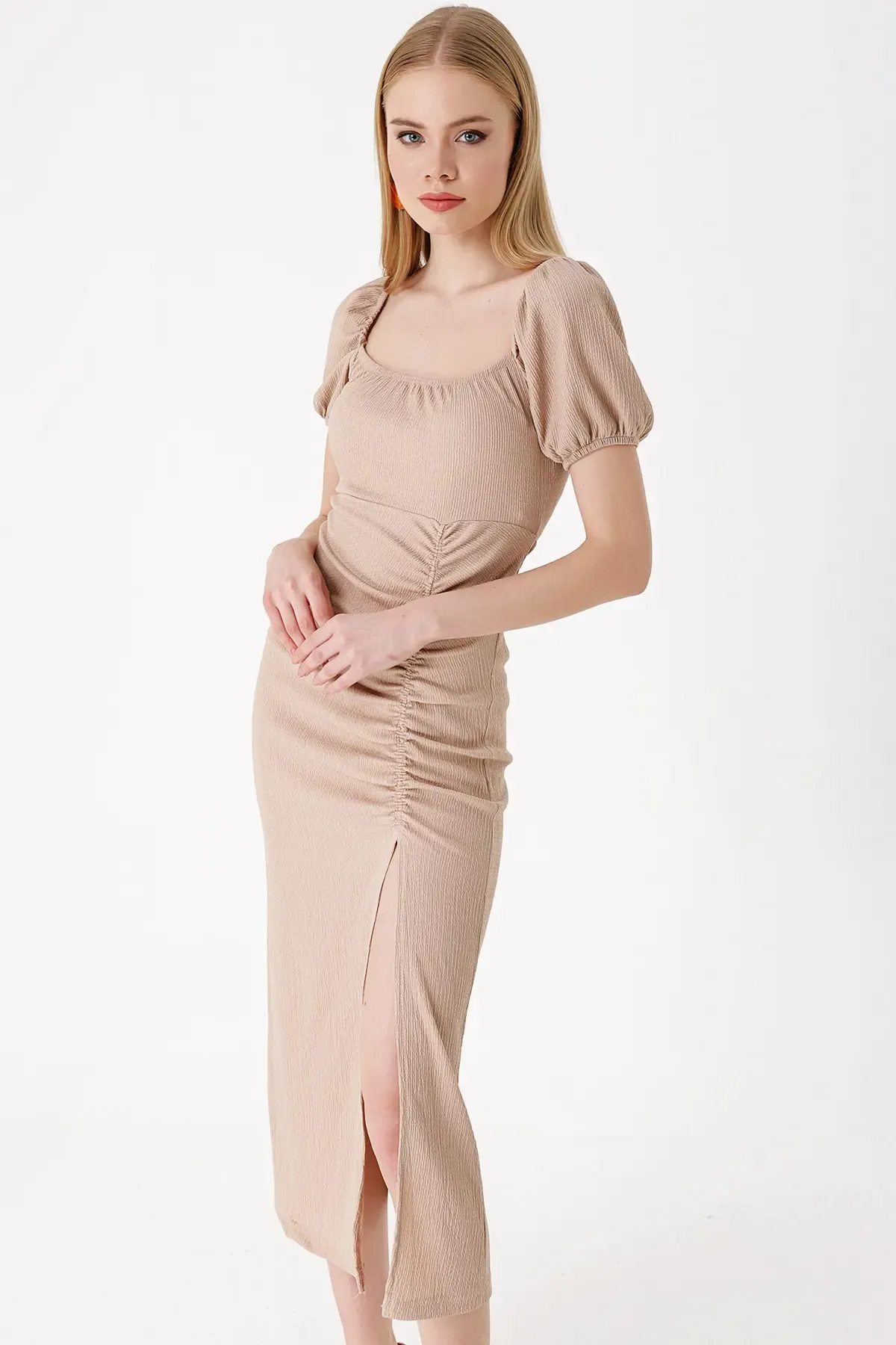 2396 Yırtmaçlı Yazlık Örme Elbise - Bisküvi