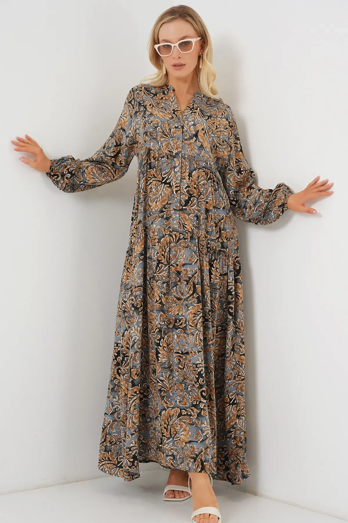 2423 Otantik Desenli Tesettür Elbise - A.Gri