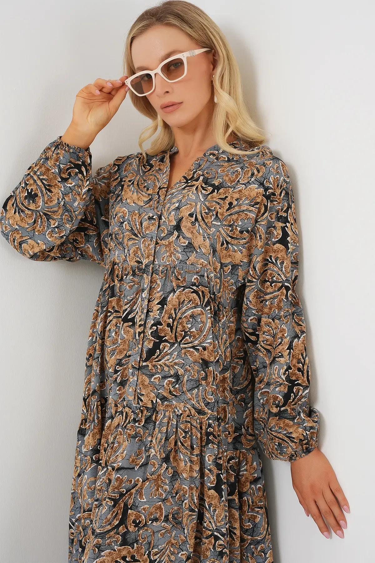 2423 Otantik Desenli Tesettür Elbise - A.Gri