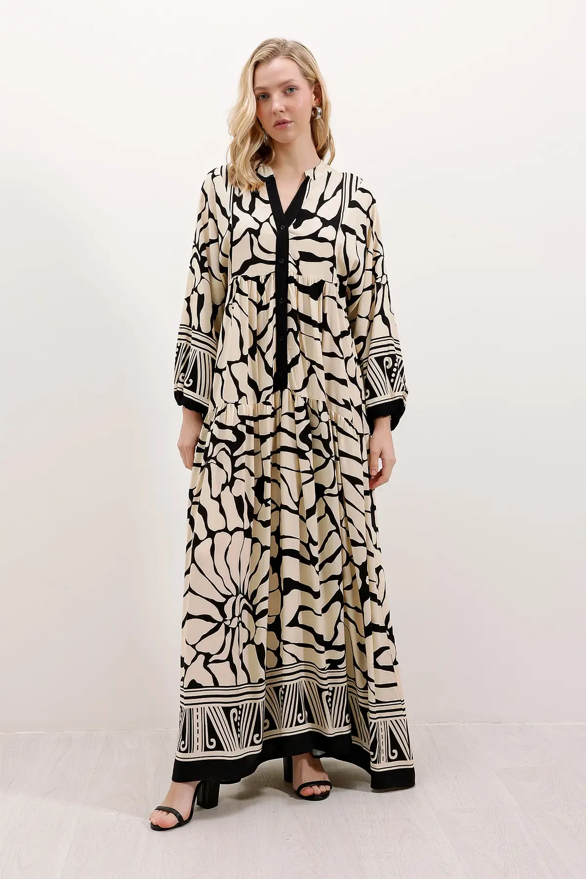 2423 Otantik Desenli Tesettür Elbise - C.Siyah