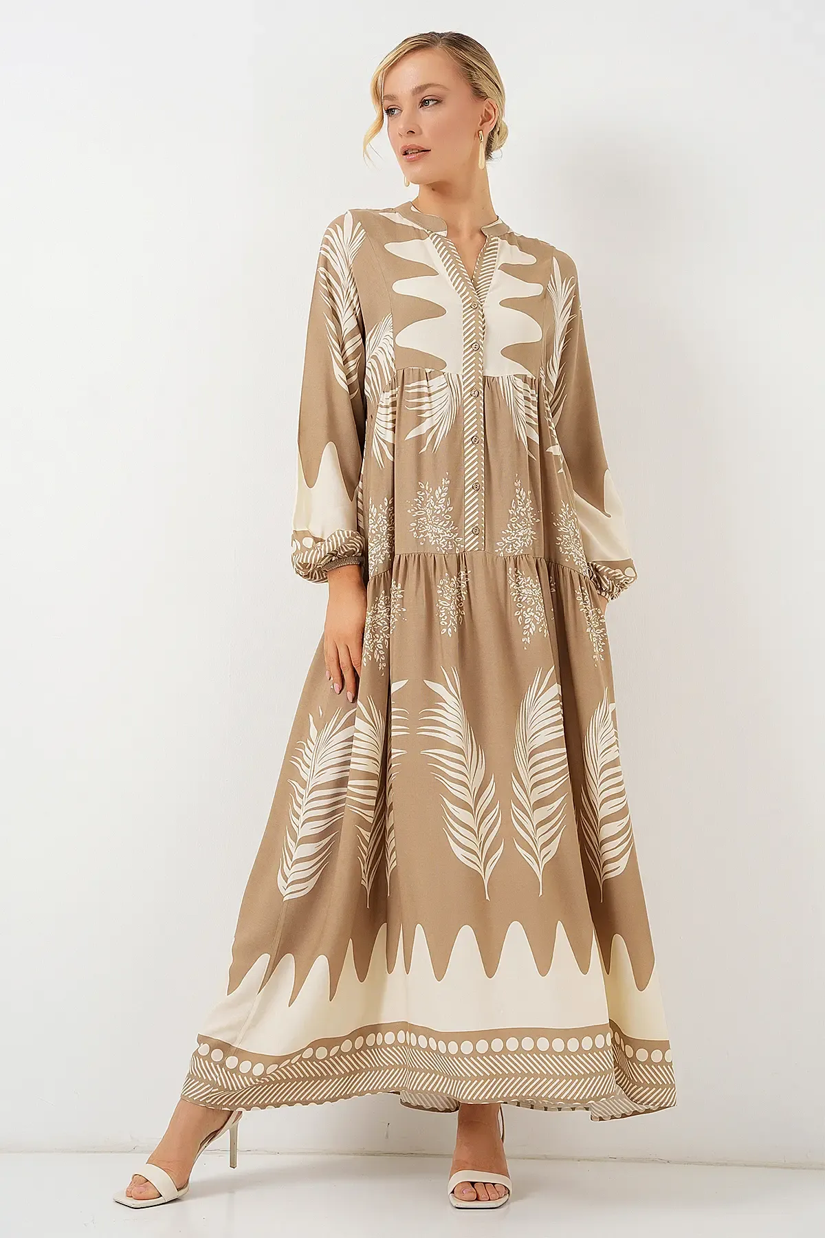 2423 Otantik Desenli Tesettür Elbise - M. Camel