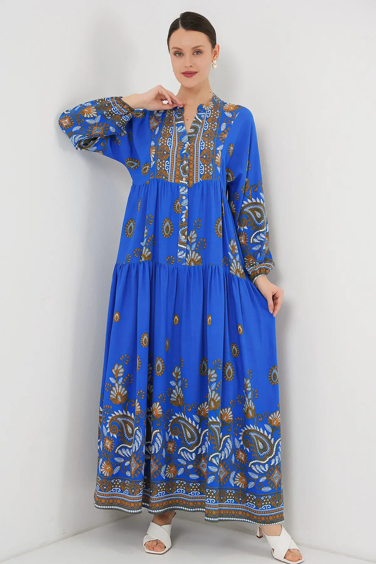 2423 Otantik Desenli Tesettür Elbise - Saks 1