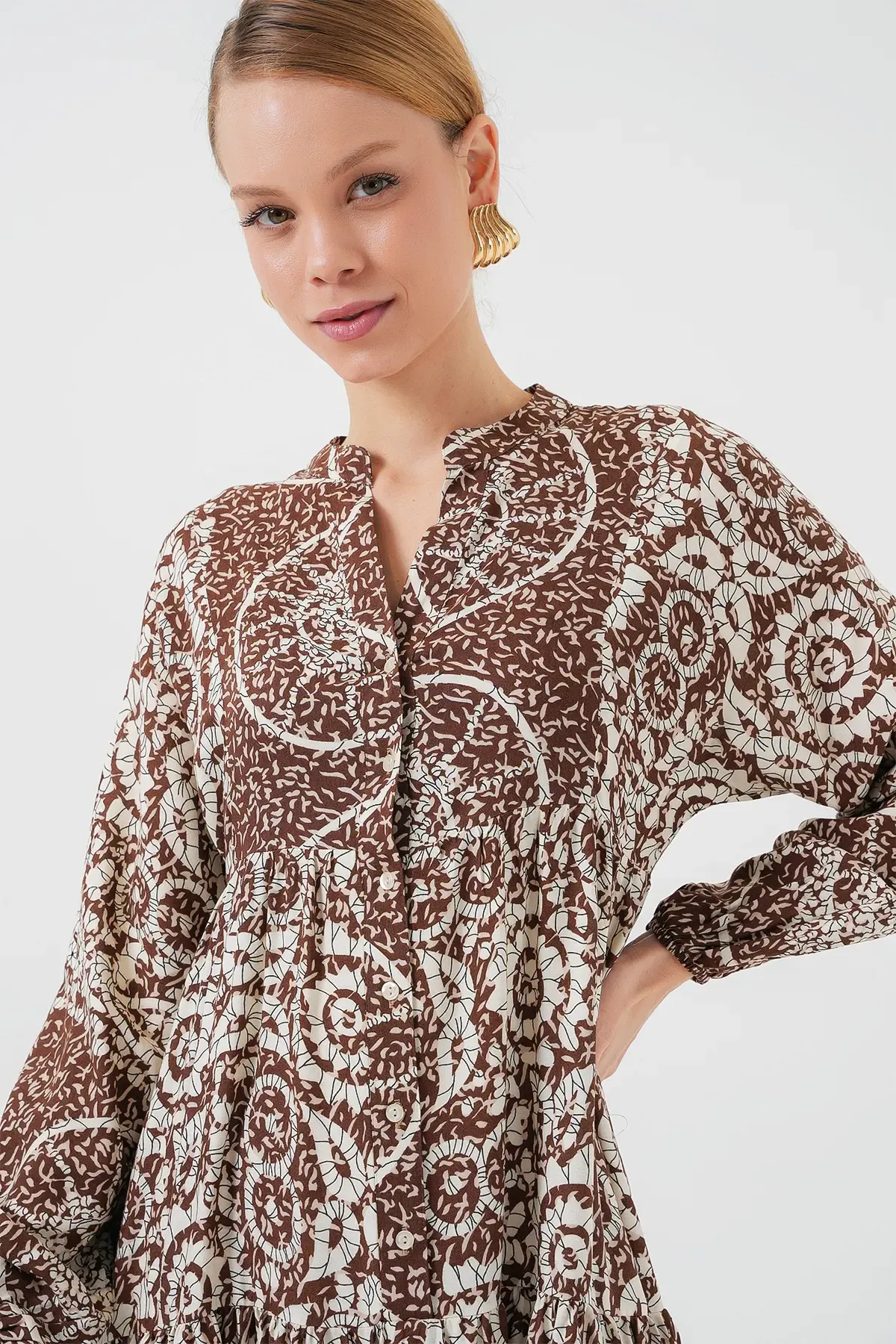 2423 Otantik Desenli Tesettür Elbise - Y.Kahve