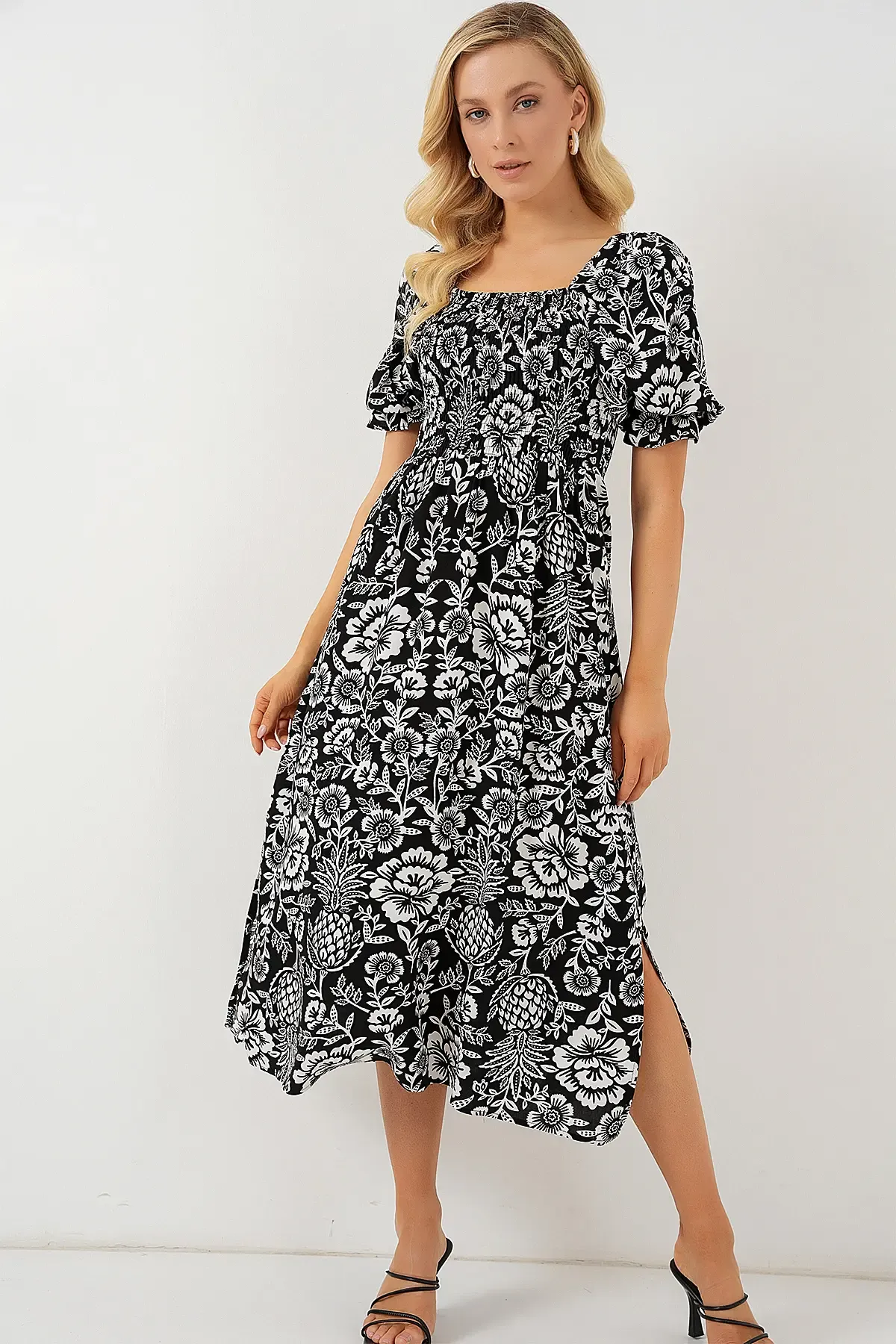 2512 Desenli Yırtmaçlı Elbise - D. Siyah