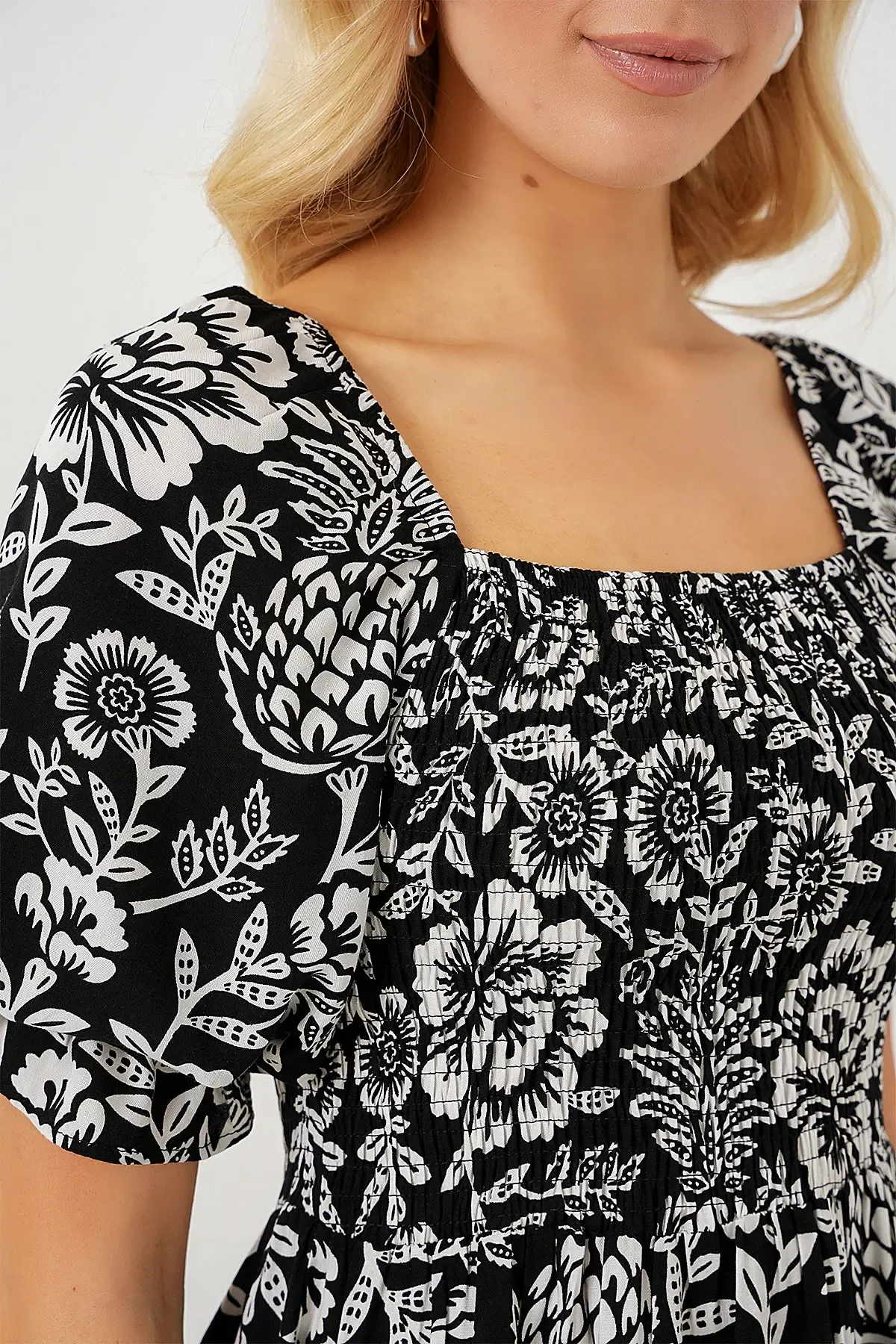 2512 Desenli Yırtmaçlı Elbise - D. Siyah