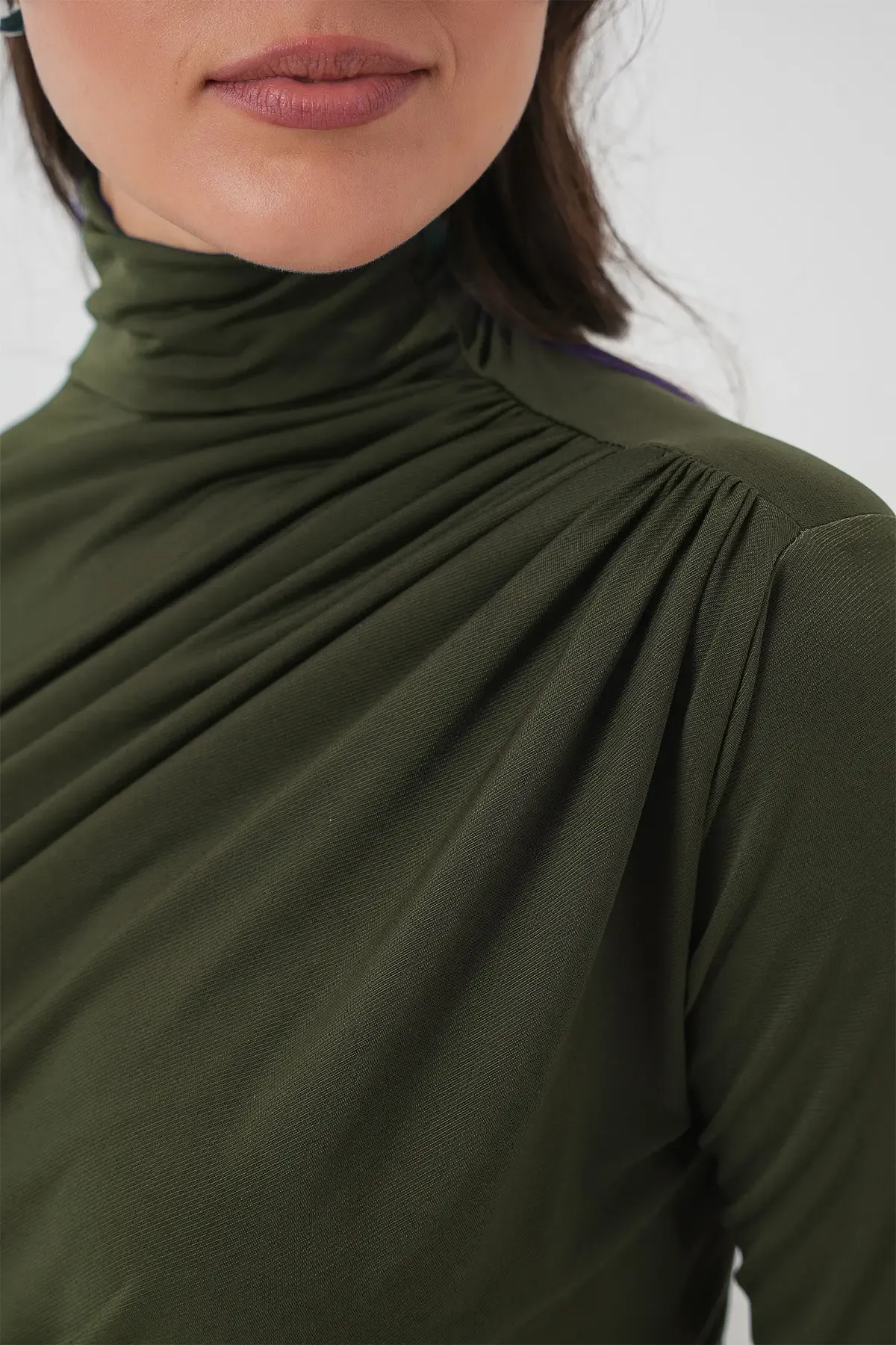 925 Büzgü Detaylı Sandy Bluz - Haki