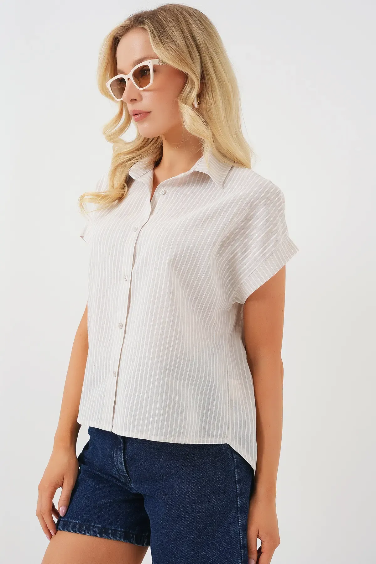 Kadın Çizgili Kısa Kol Gömlek 20324 - Krem
