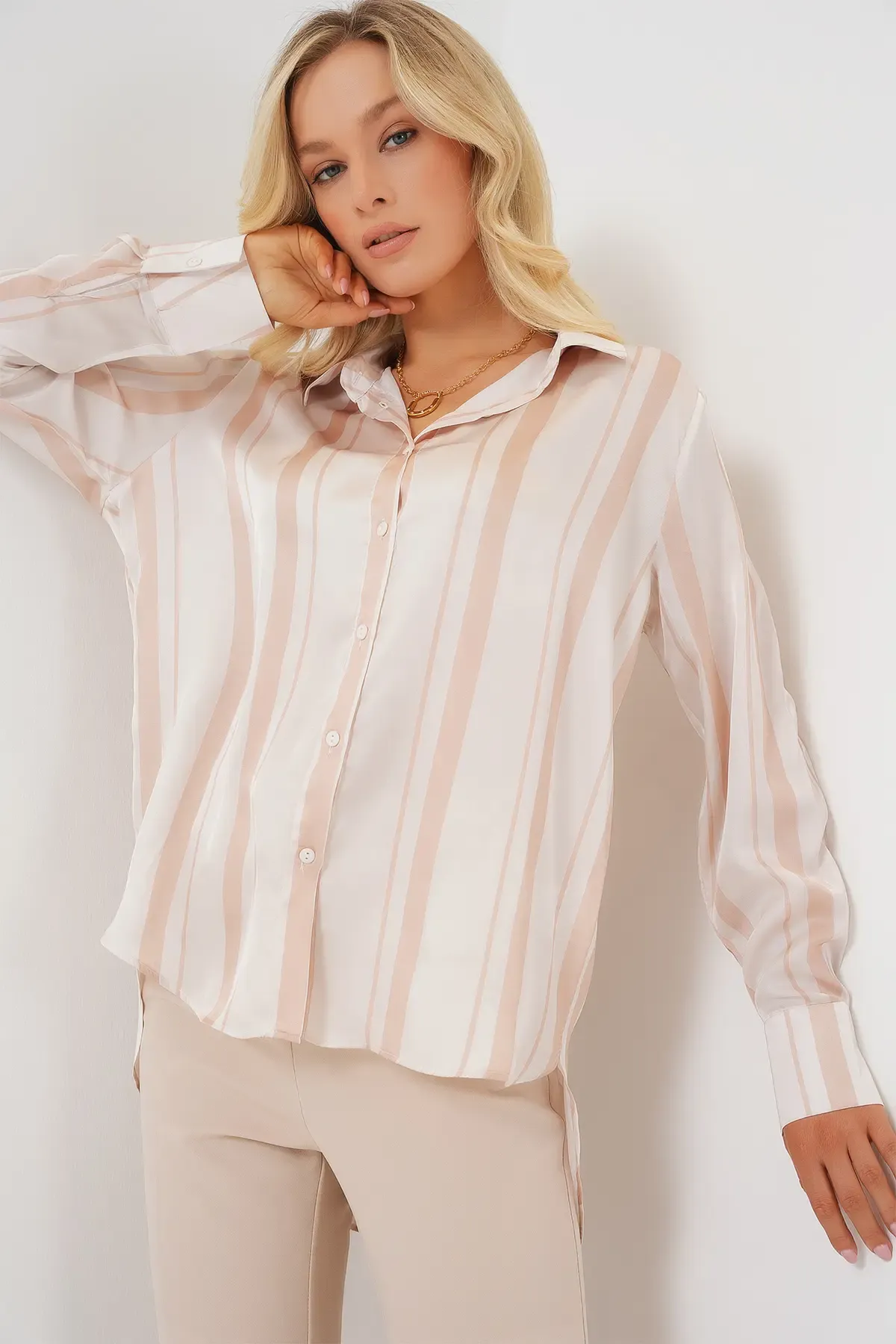 Kadın Çizgili Uzun Saten Gömlek 20291 - Bej