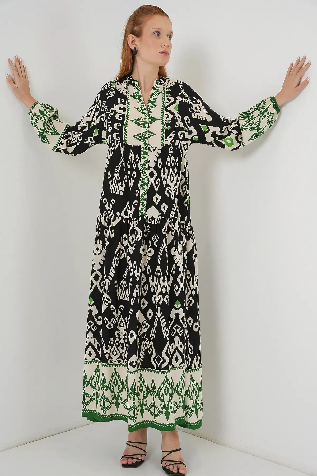 Kadın Desenli Uzun Tesettür Elbise 2585 - Siyah - Yeşil