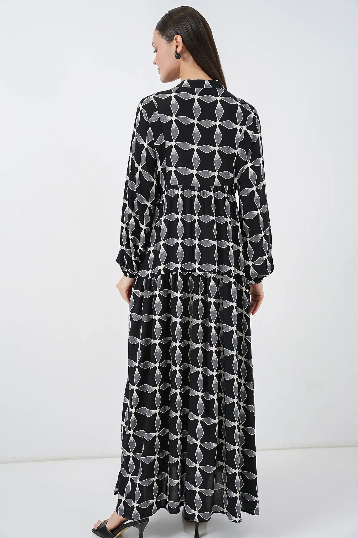 Kadın Desenli Uzun Tesettür Elbise 2585 - Siyah1