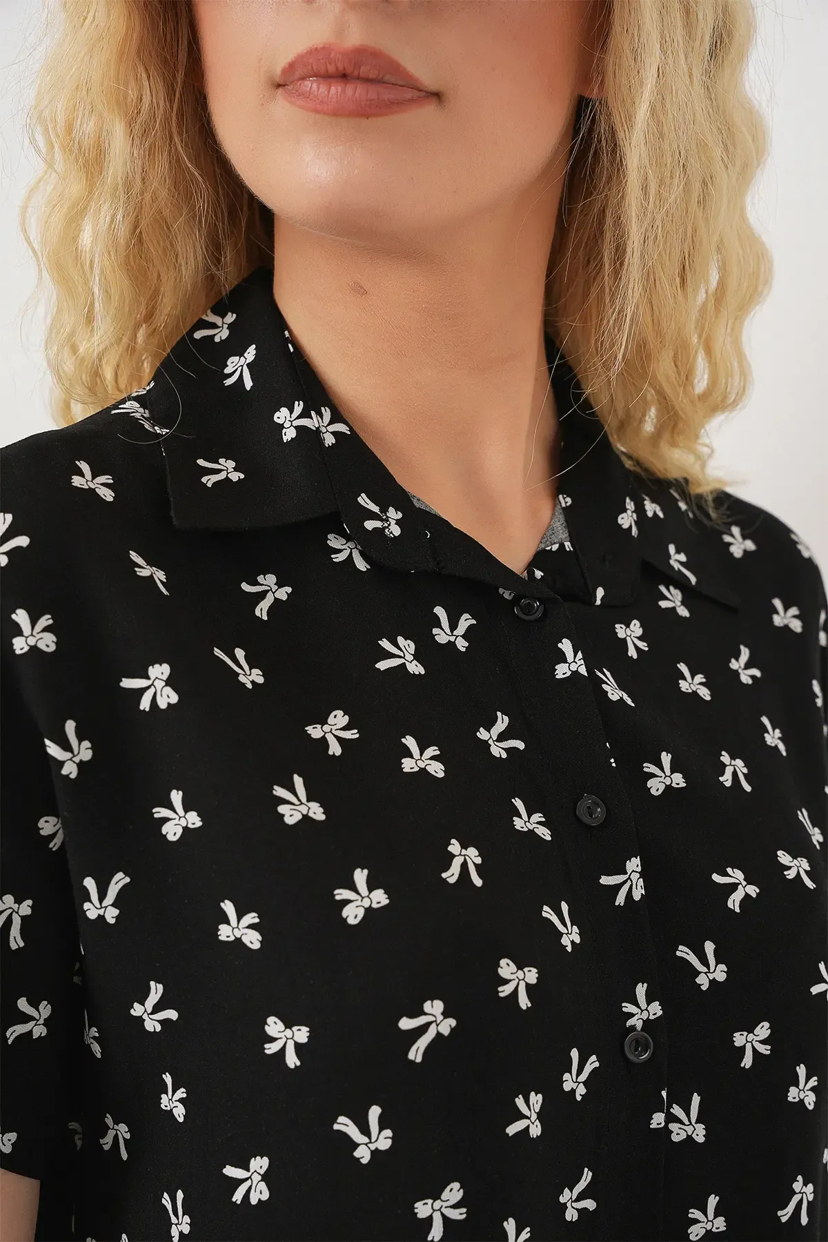 Kadın Kısa Kol Desenli Gömlek 20310 - Siyah