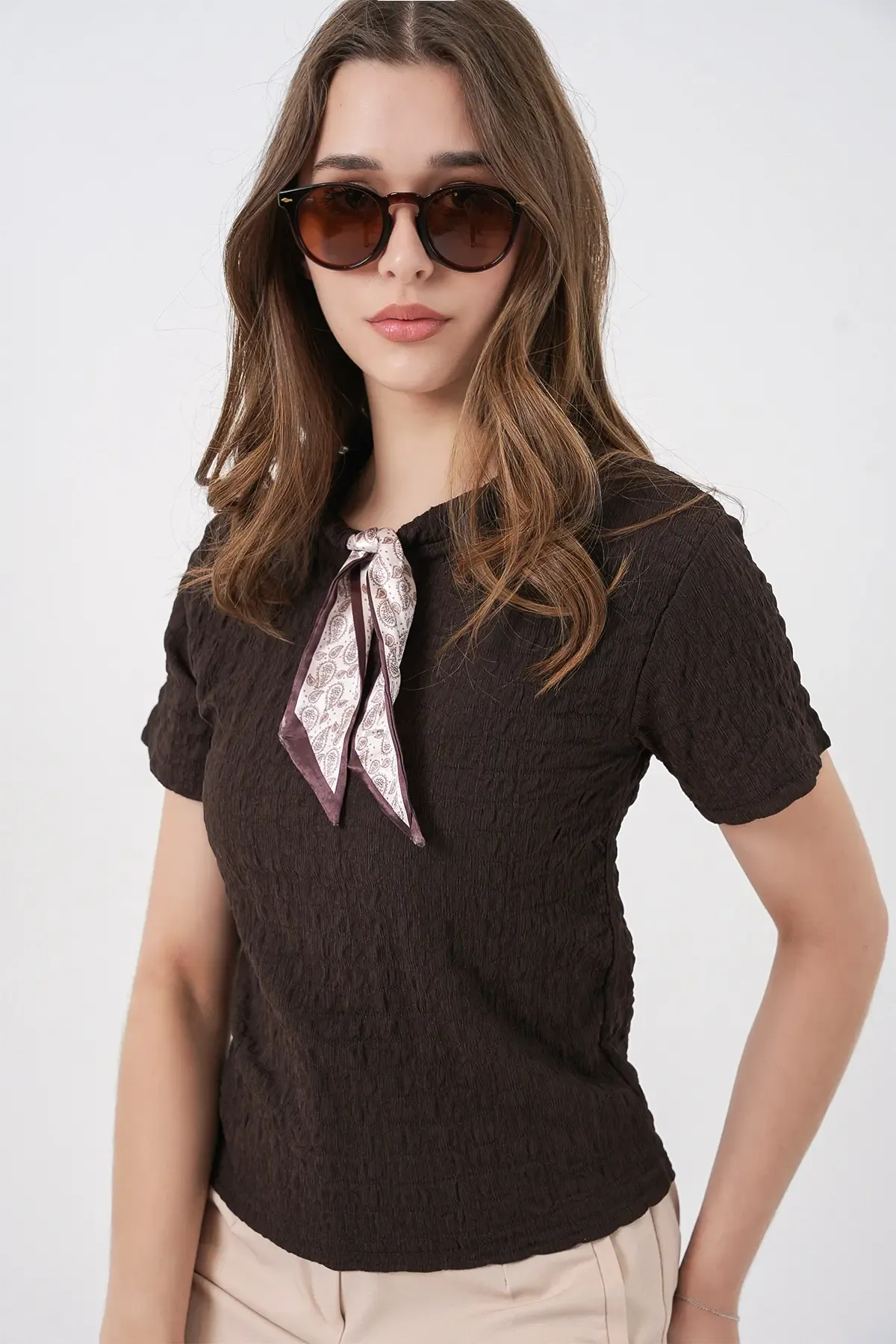 Kadın Kısa Kol Fularlı Örme Bluz 981 - Kahverengi