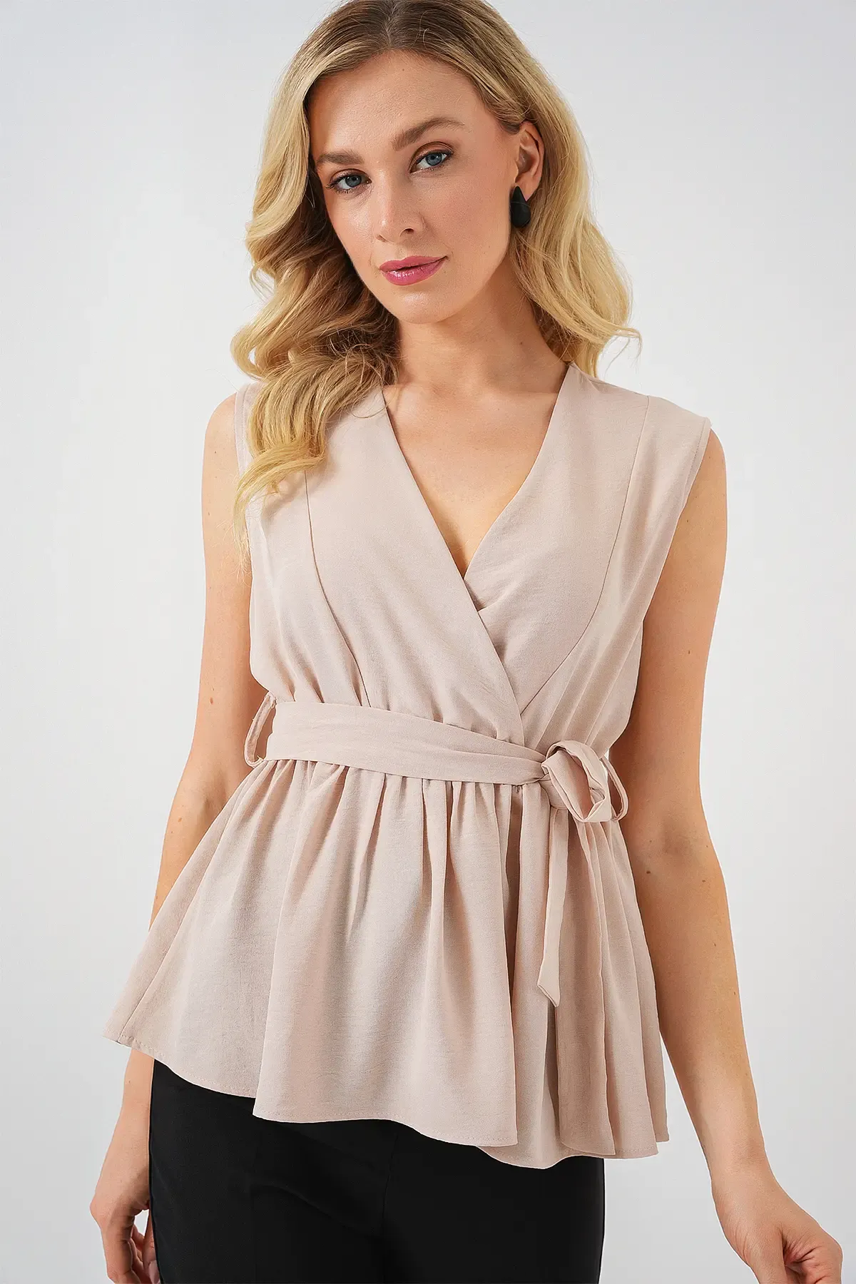 Kadın Kruvaze Yaka Kolsuz Bluz 966 - Krem