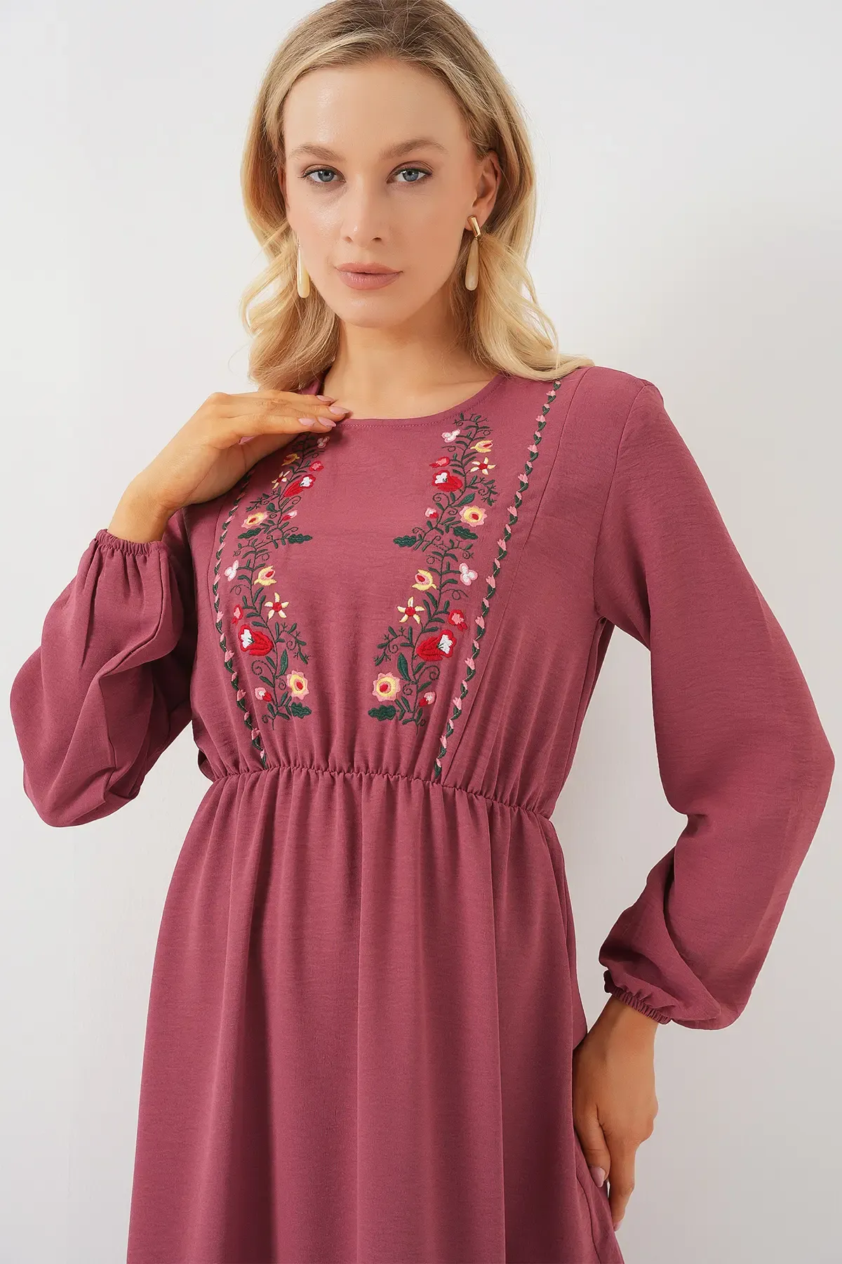 Kadın Nakışlı Uzun Tesettür Elbise 2550 - Gül Kurusu