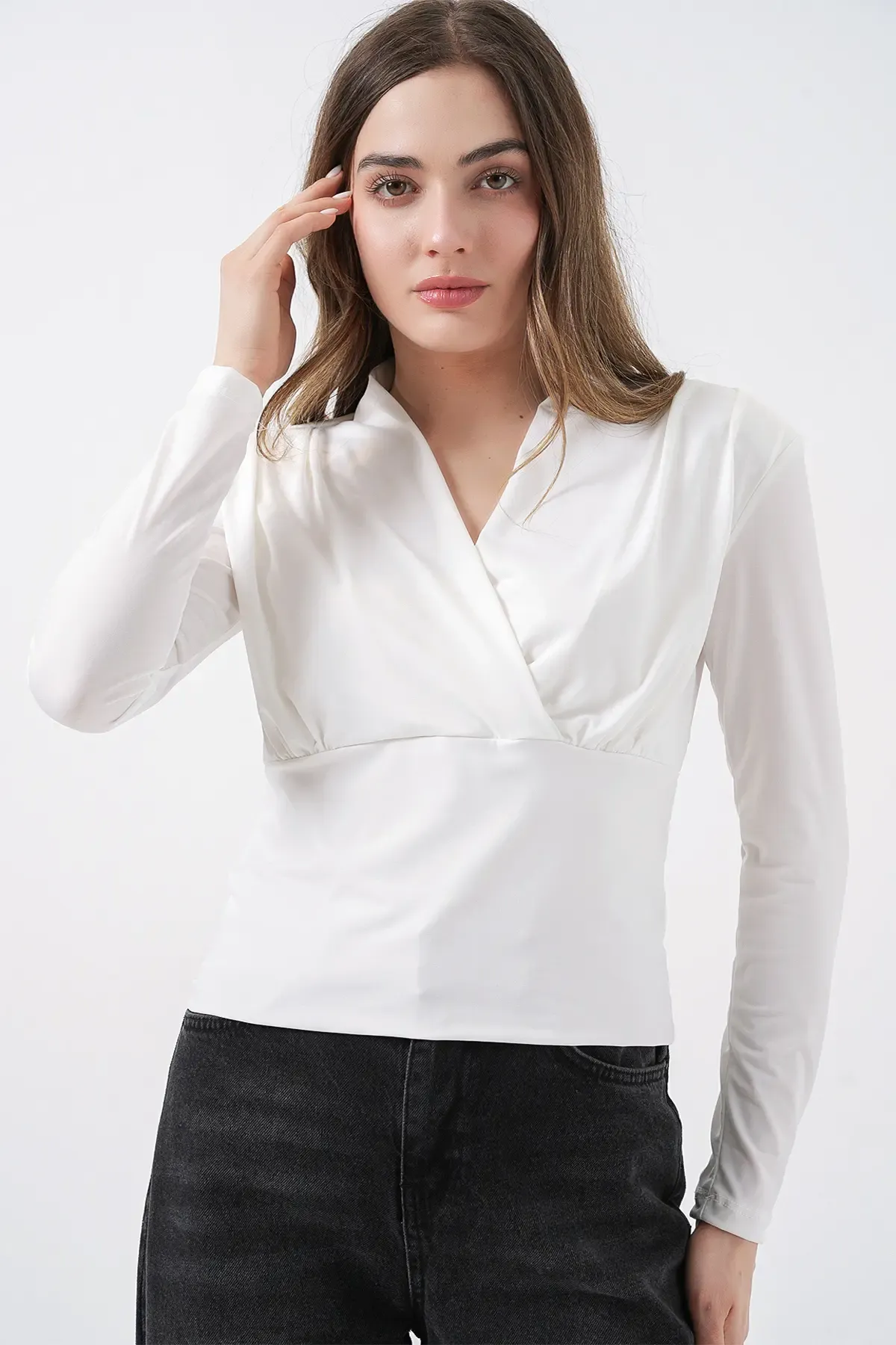 Kadın Omuz Vatkalı Kruvaze Yaka Bluz 942 - Beyaz