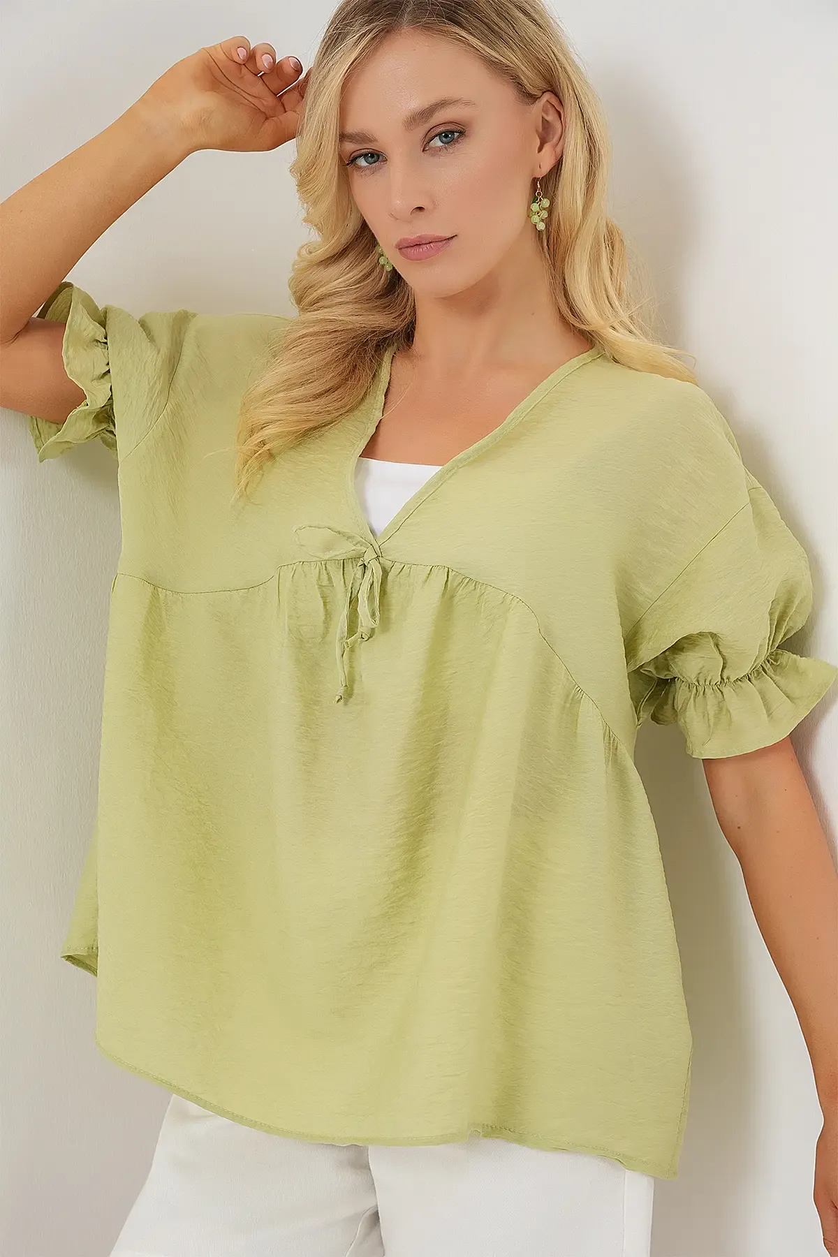Kadın Önü Bağcıklı Kısa Kol Bluz 962 - E.Yeşil