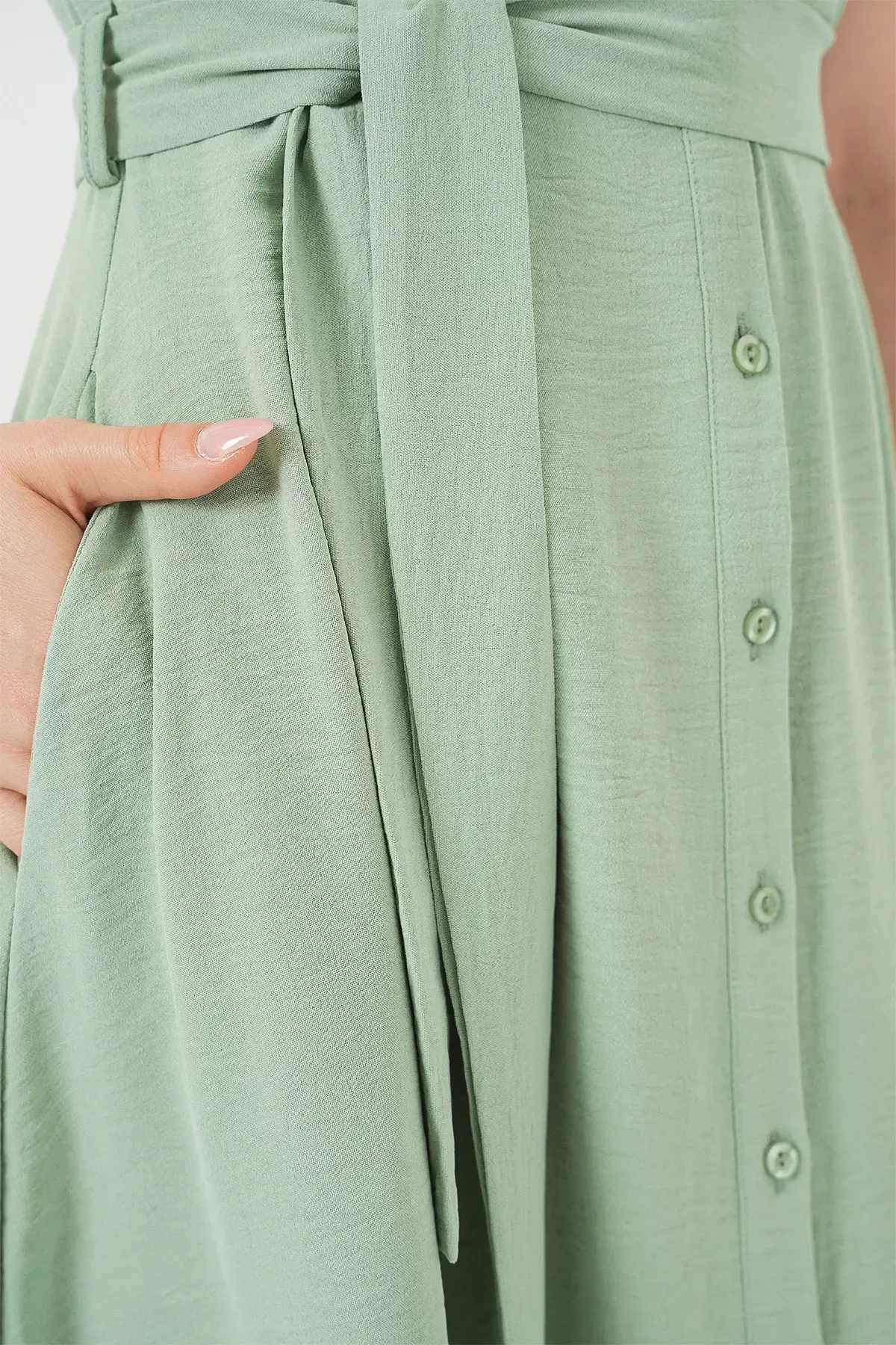 1677 Boydan Düğmeli Kuşaklı Elbise - E.Yeşil