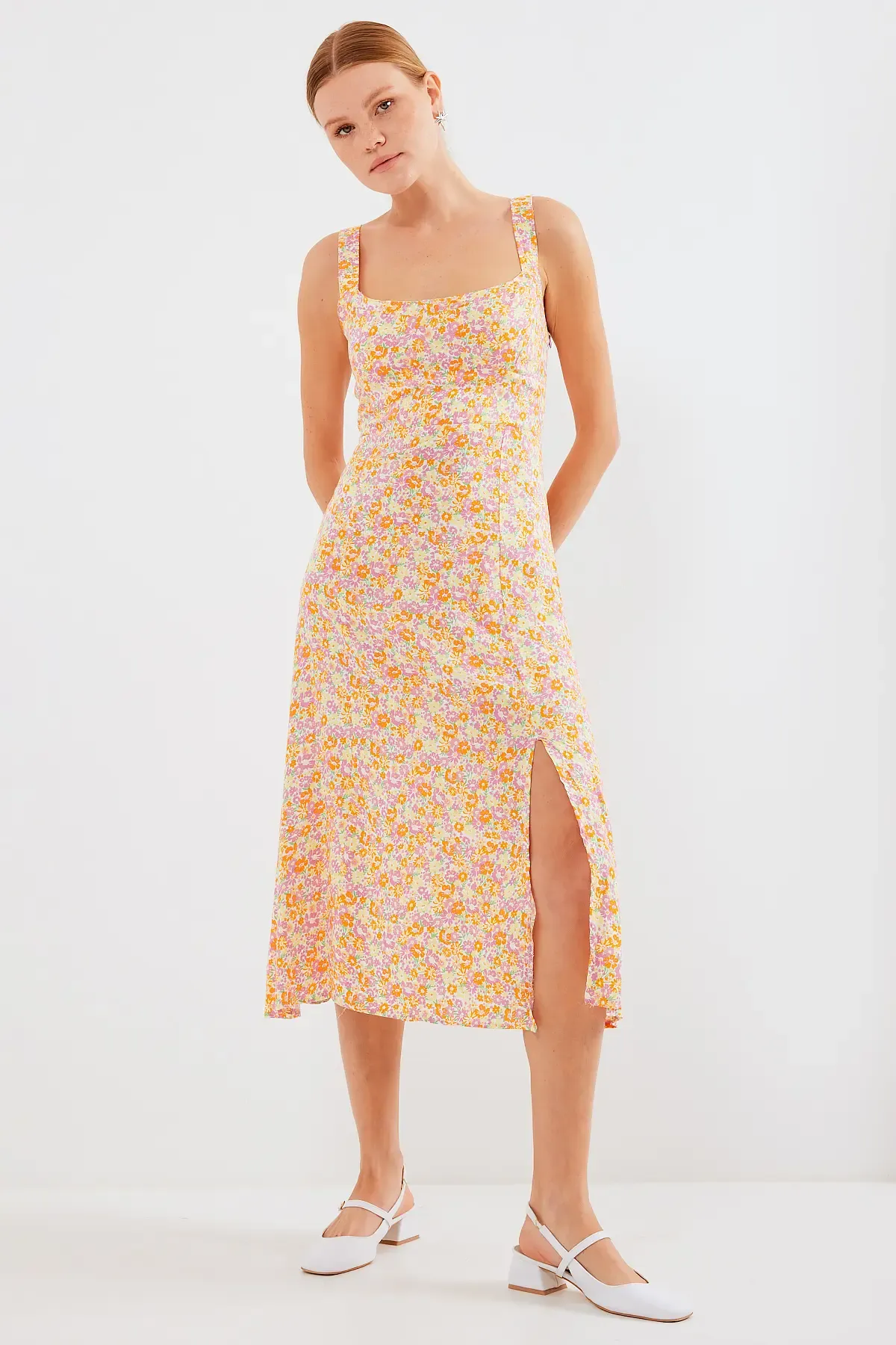 2282 Yırtmaçlı Askılı Viskon Elbise - Turuncu